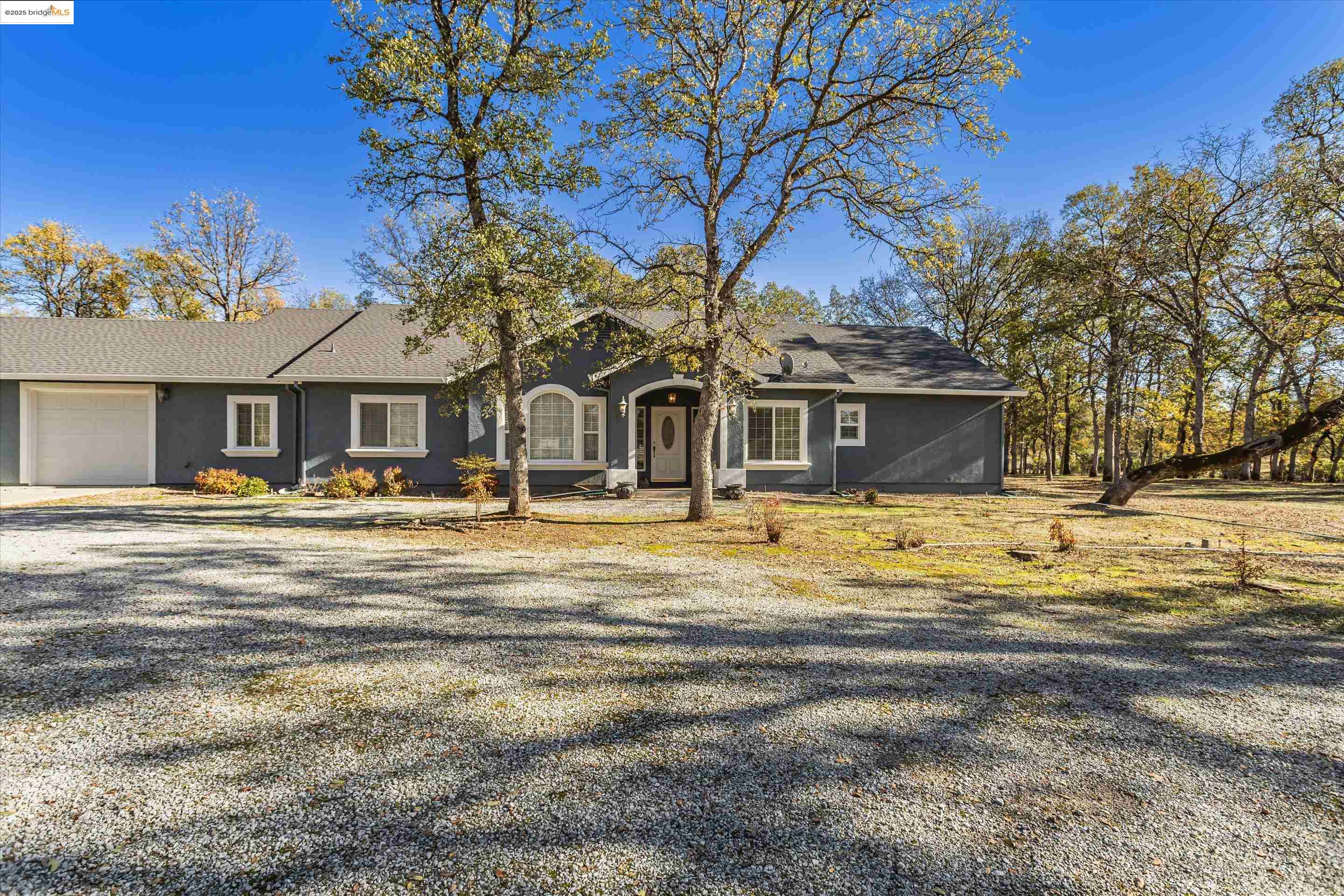 8585 Whispering Oaks Rd