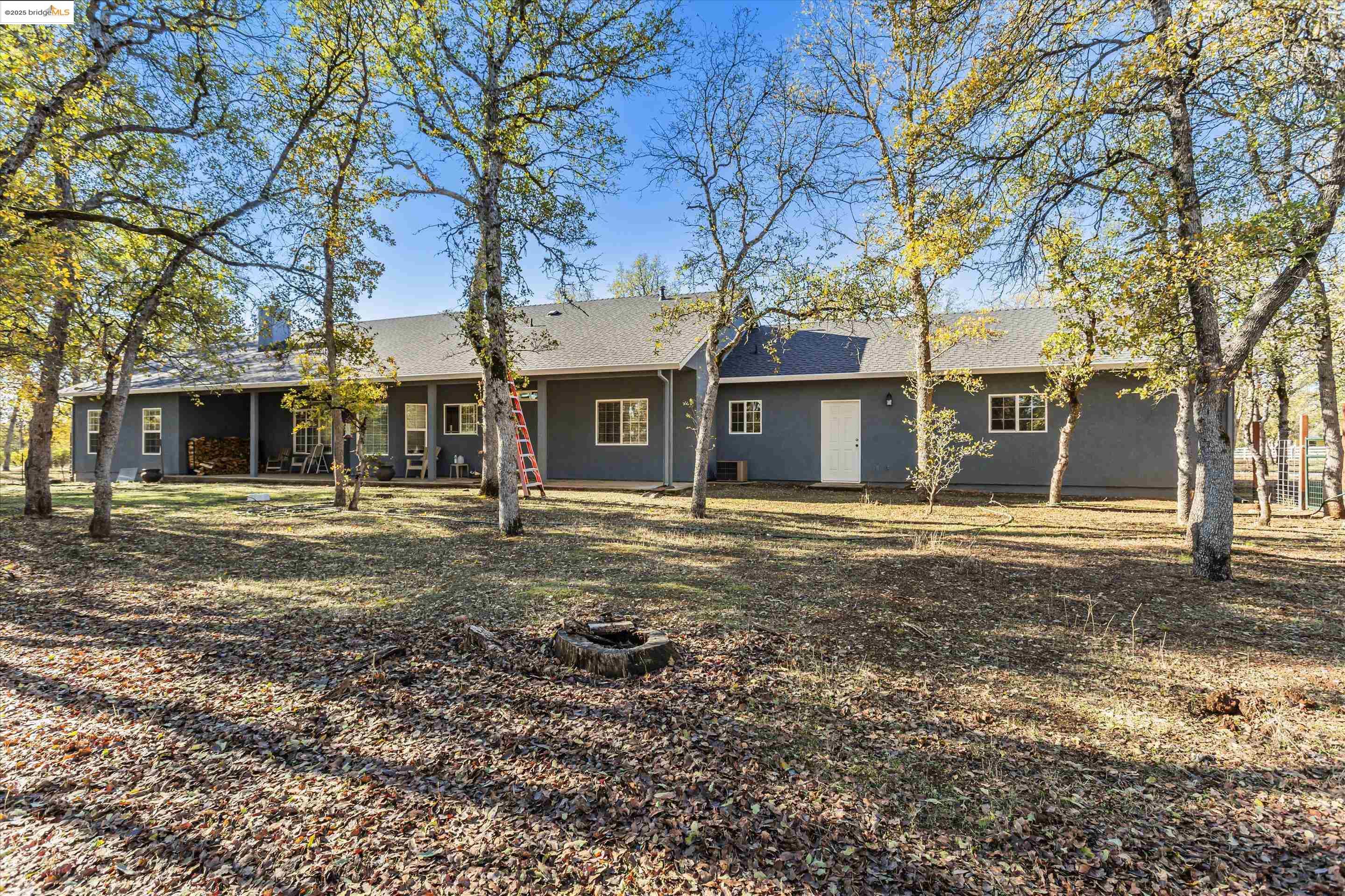 8585 Whispering Oaks Rd