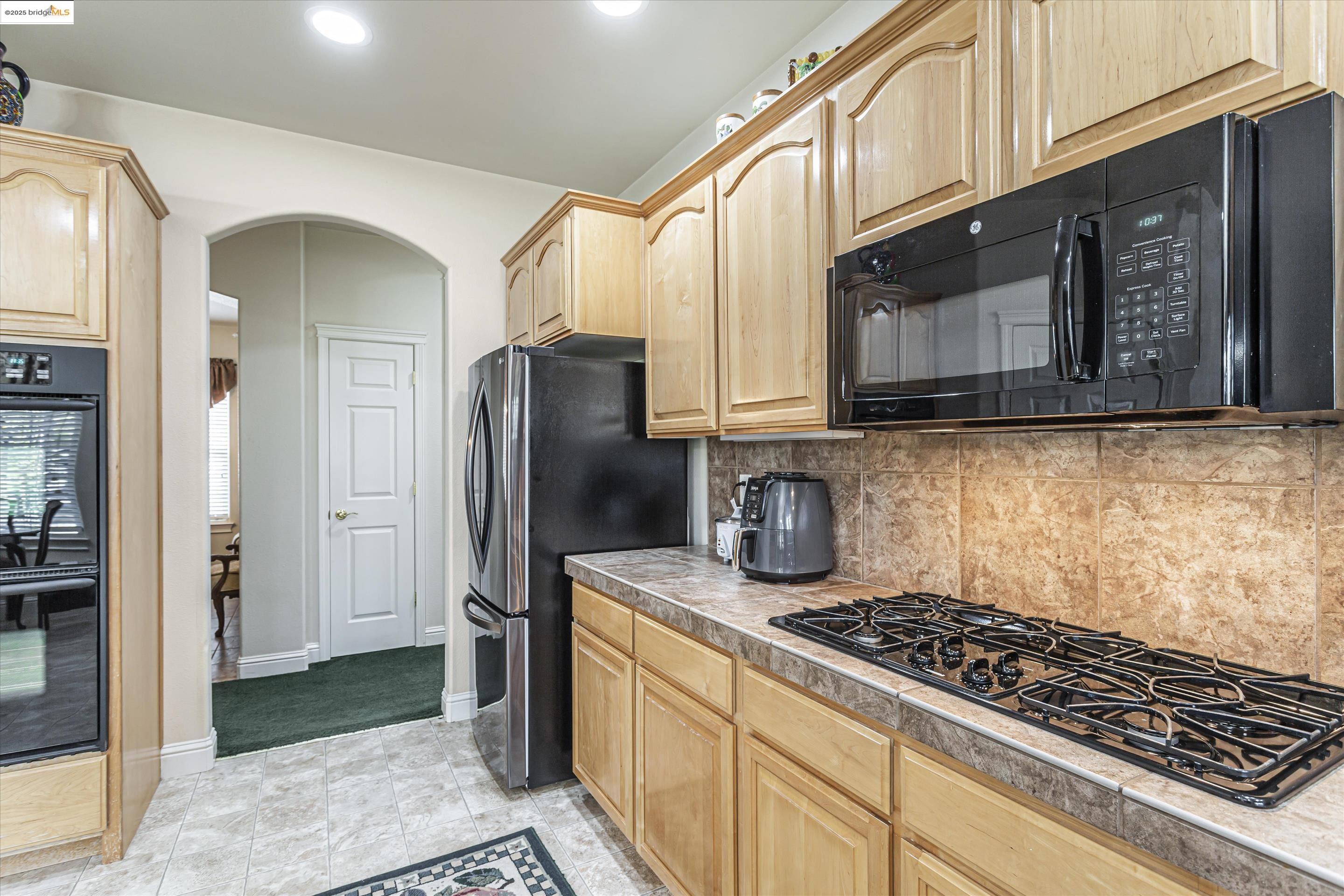 8585 Whispering Oaks Rd
