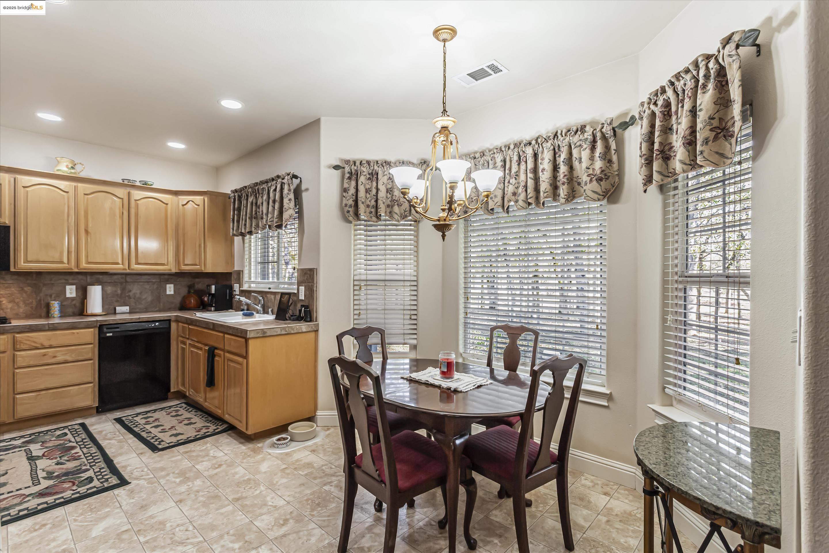 8585 Whispering Oaks Rd