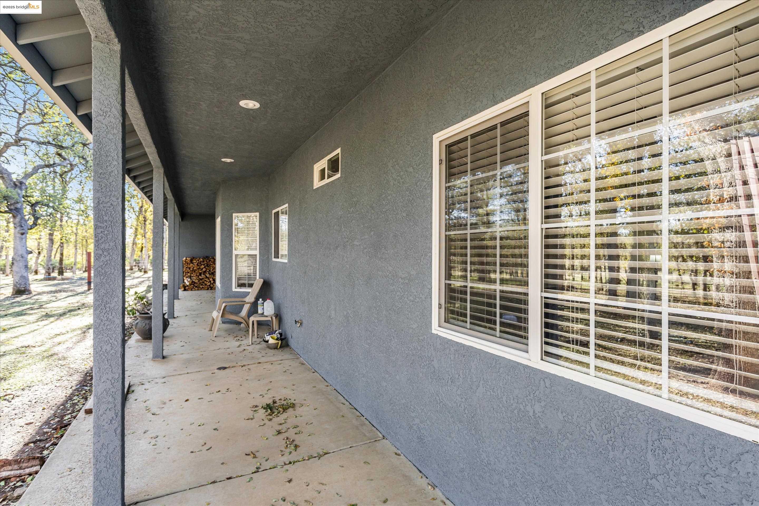 8585 Whispering Oaks Rd