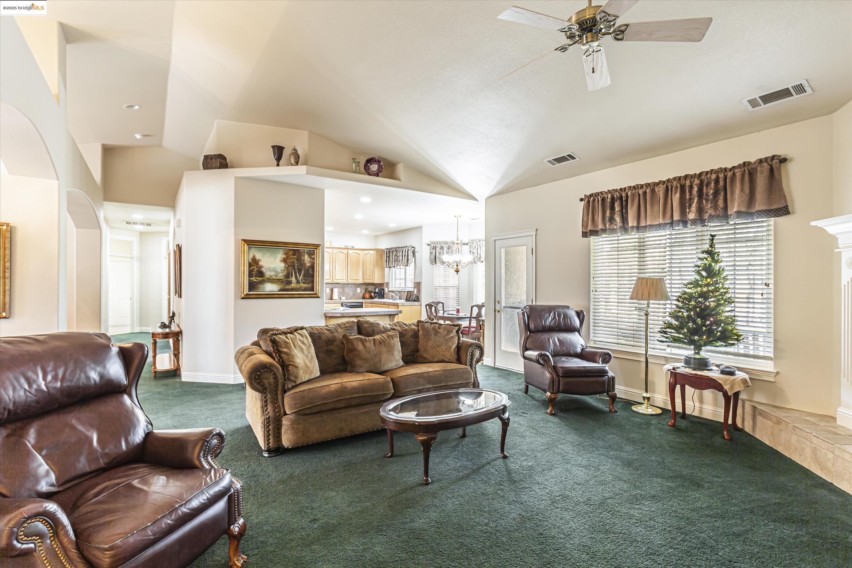 8585 Whispering Oaks Rd