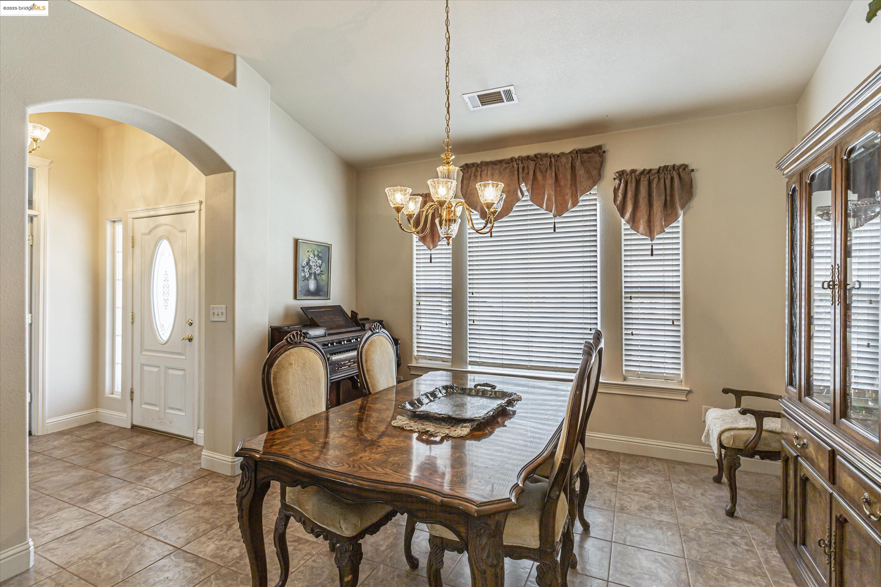 8585 Whispering Oaks Rd