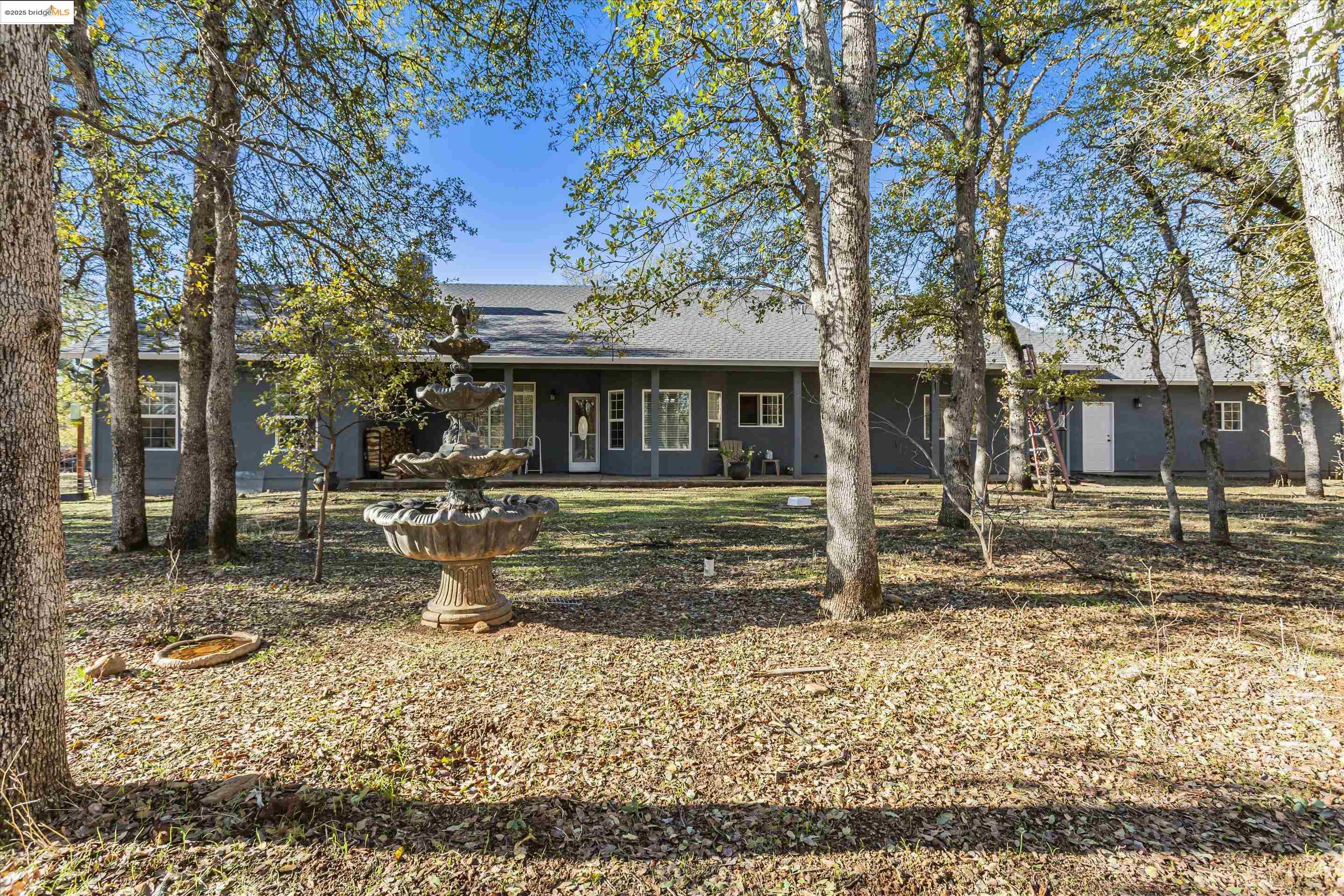 8585 Whispering Oaks Rd