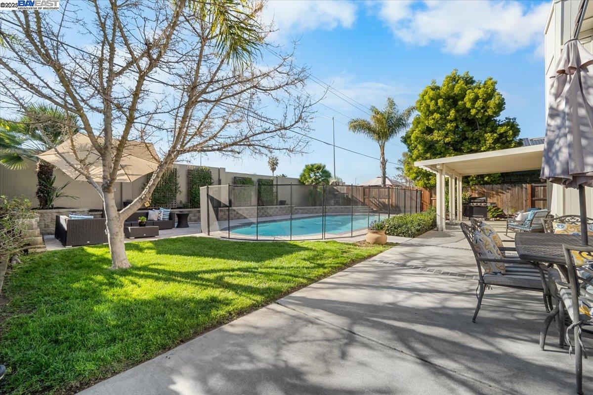 233 Oak View Ln