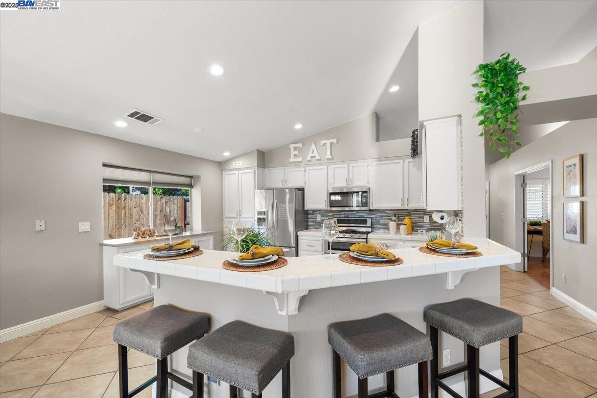 233 Oak View Ln
