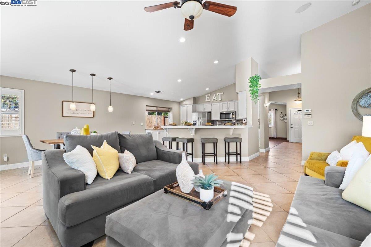 233 Oak View Ln