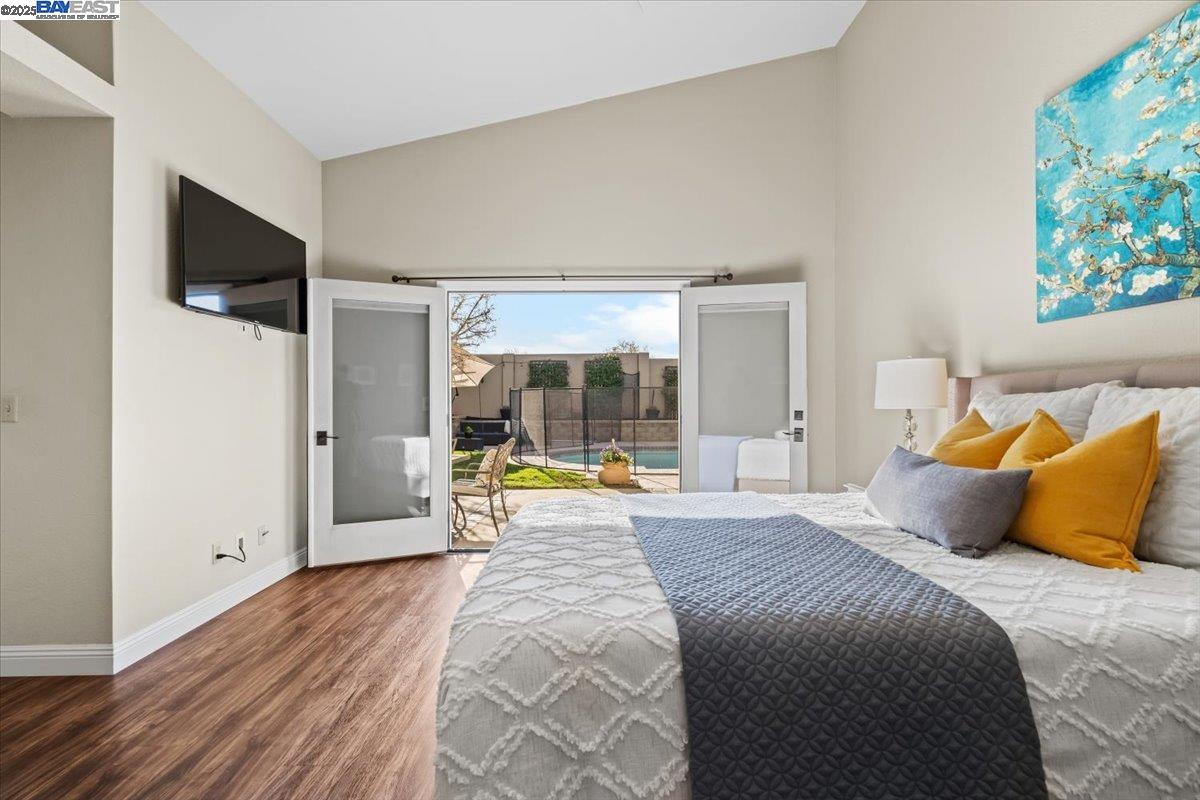 233 Oak View Ln