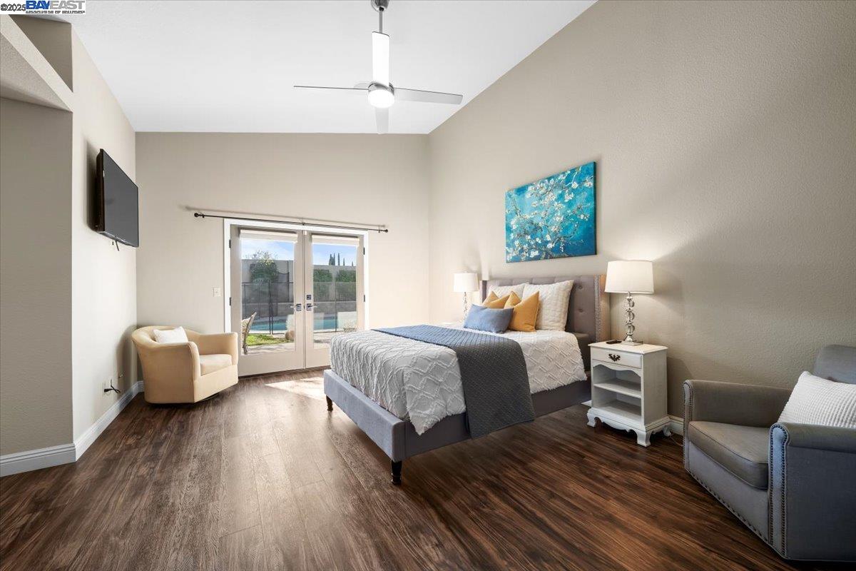 233 Oak View Ln