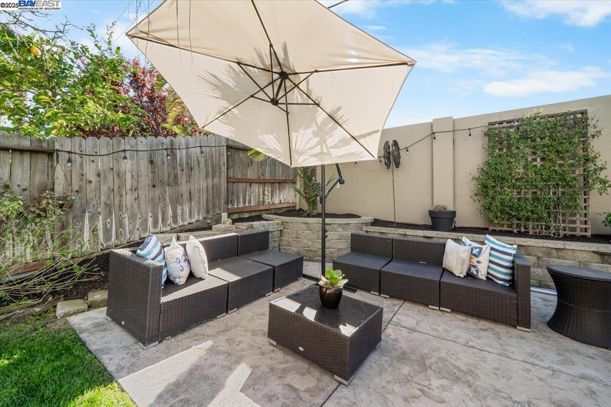 233 Oak View Ln