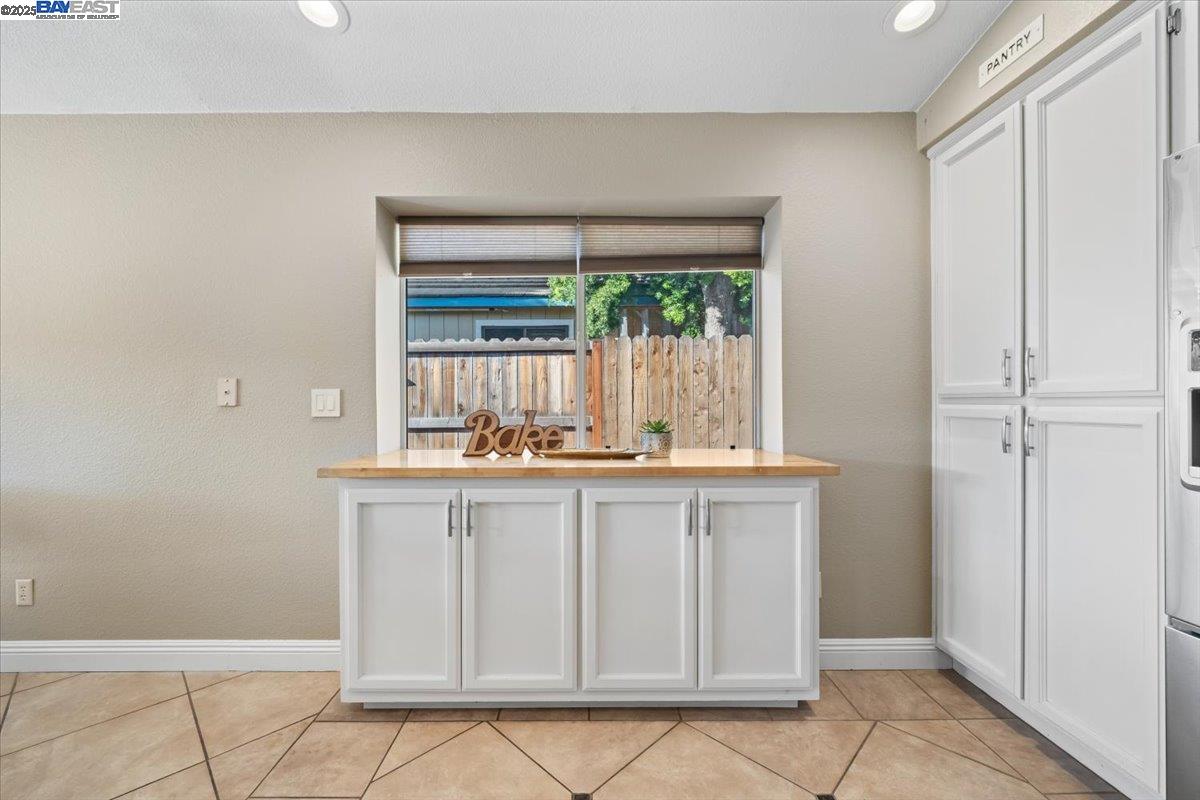 233 Oak View Ln