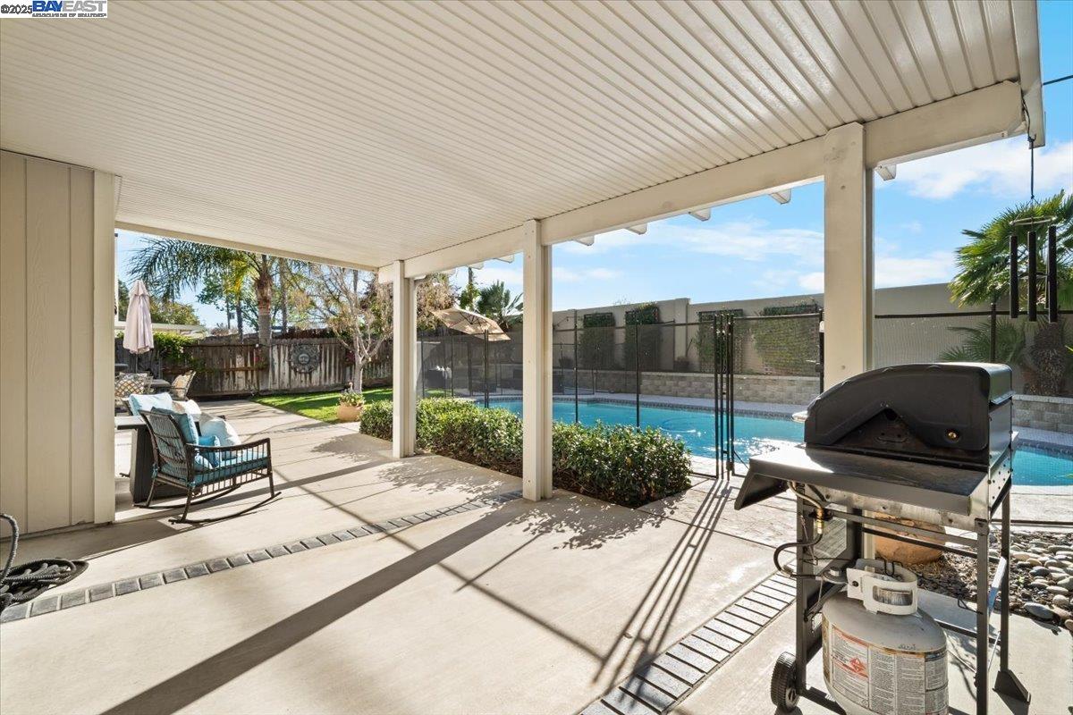 233 Oak View Ln