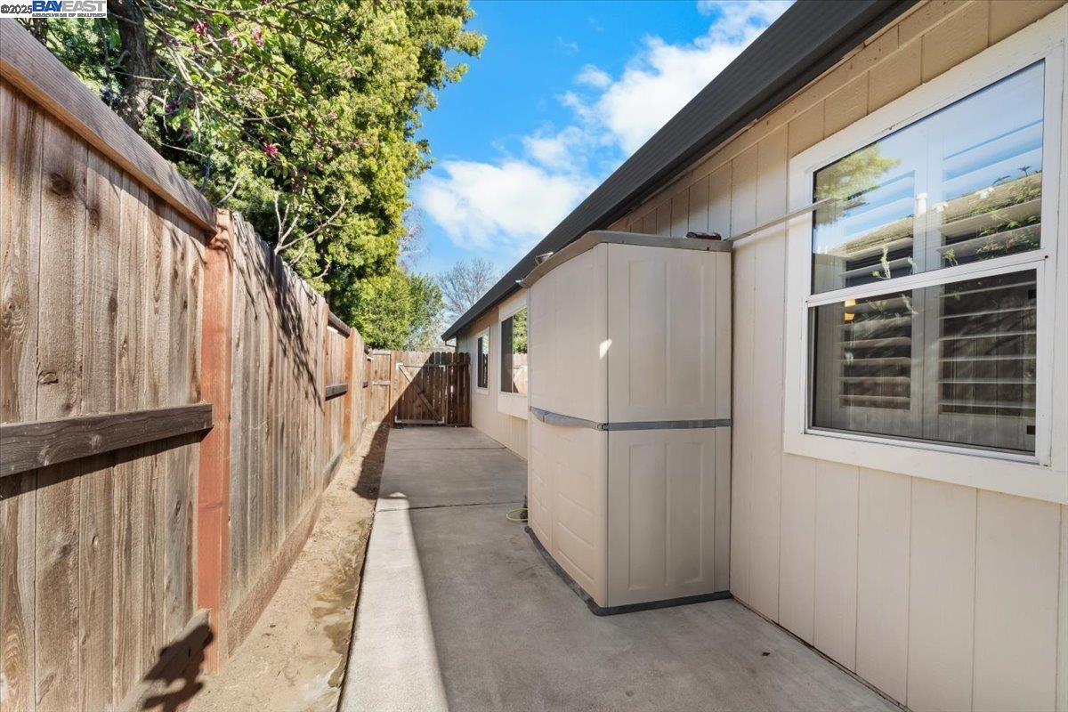 233 Oak View Ln