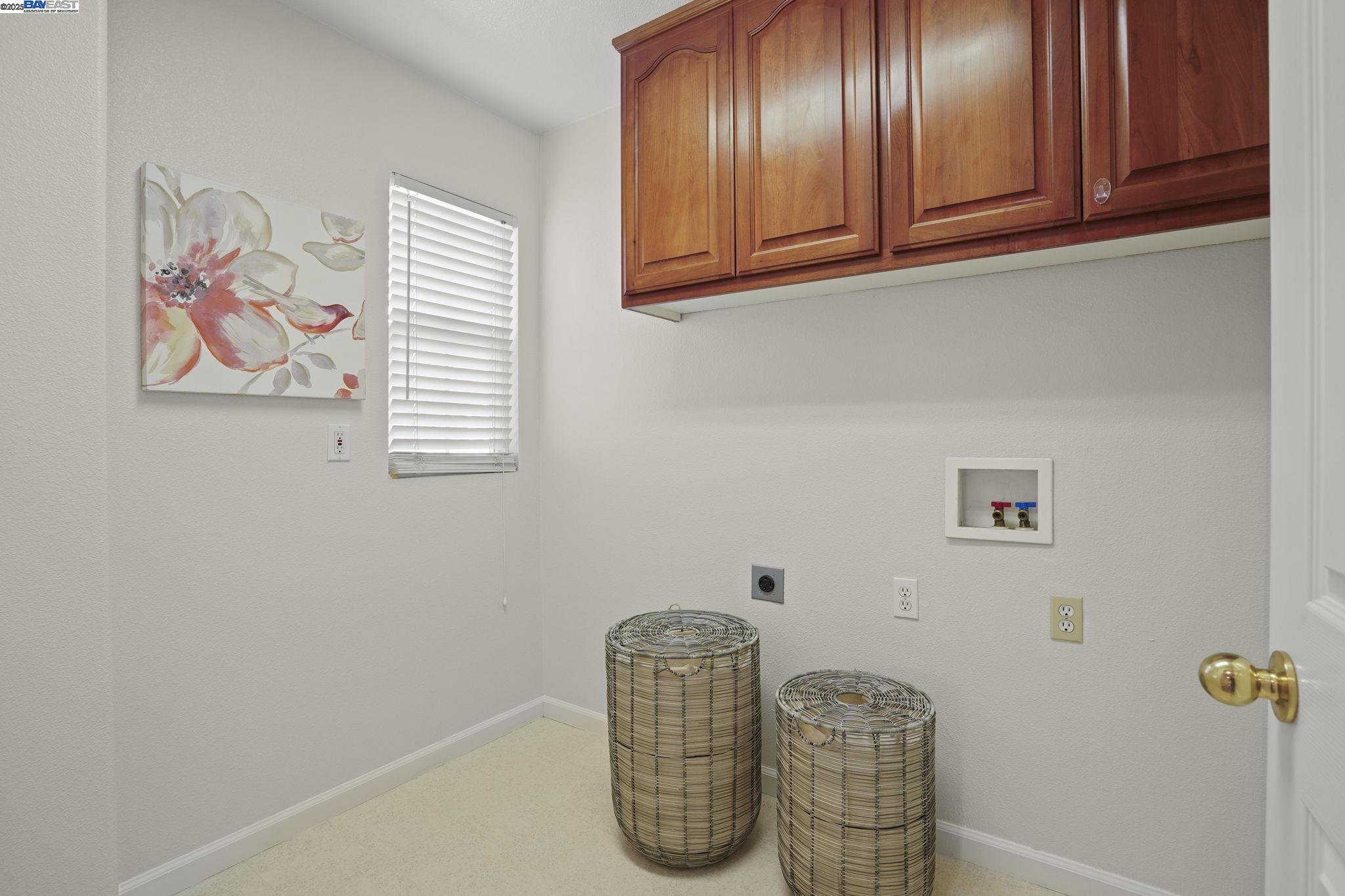2451 Aberdeen Ln
