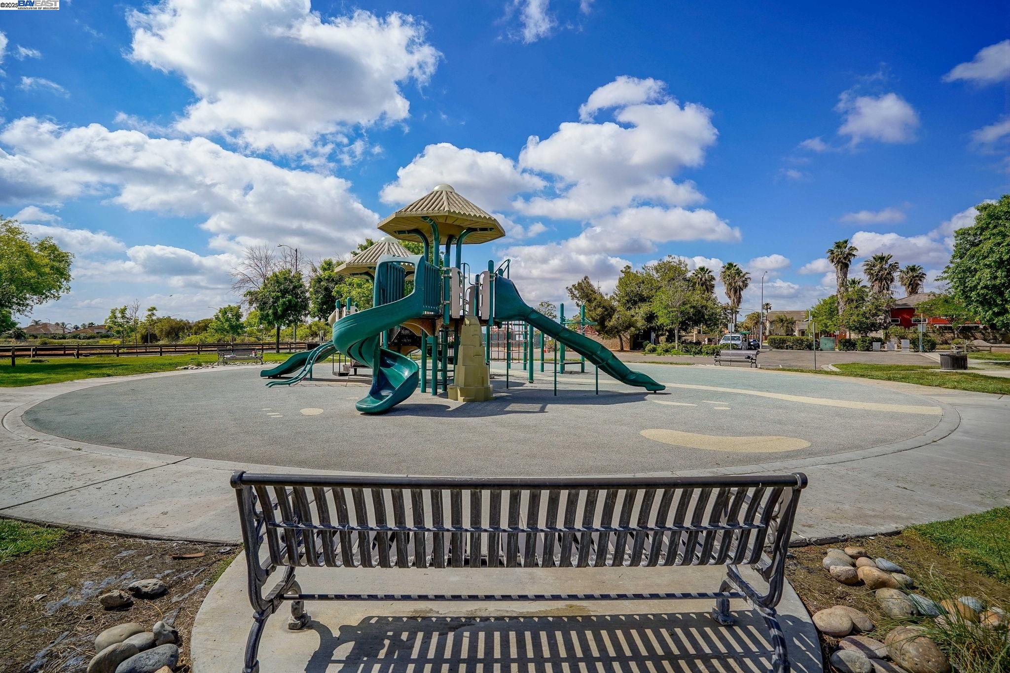2451 Aberdeen Ln