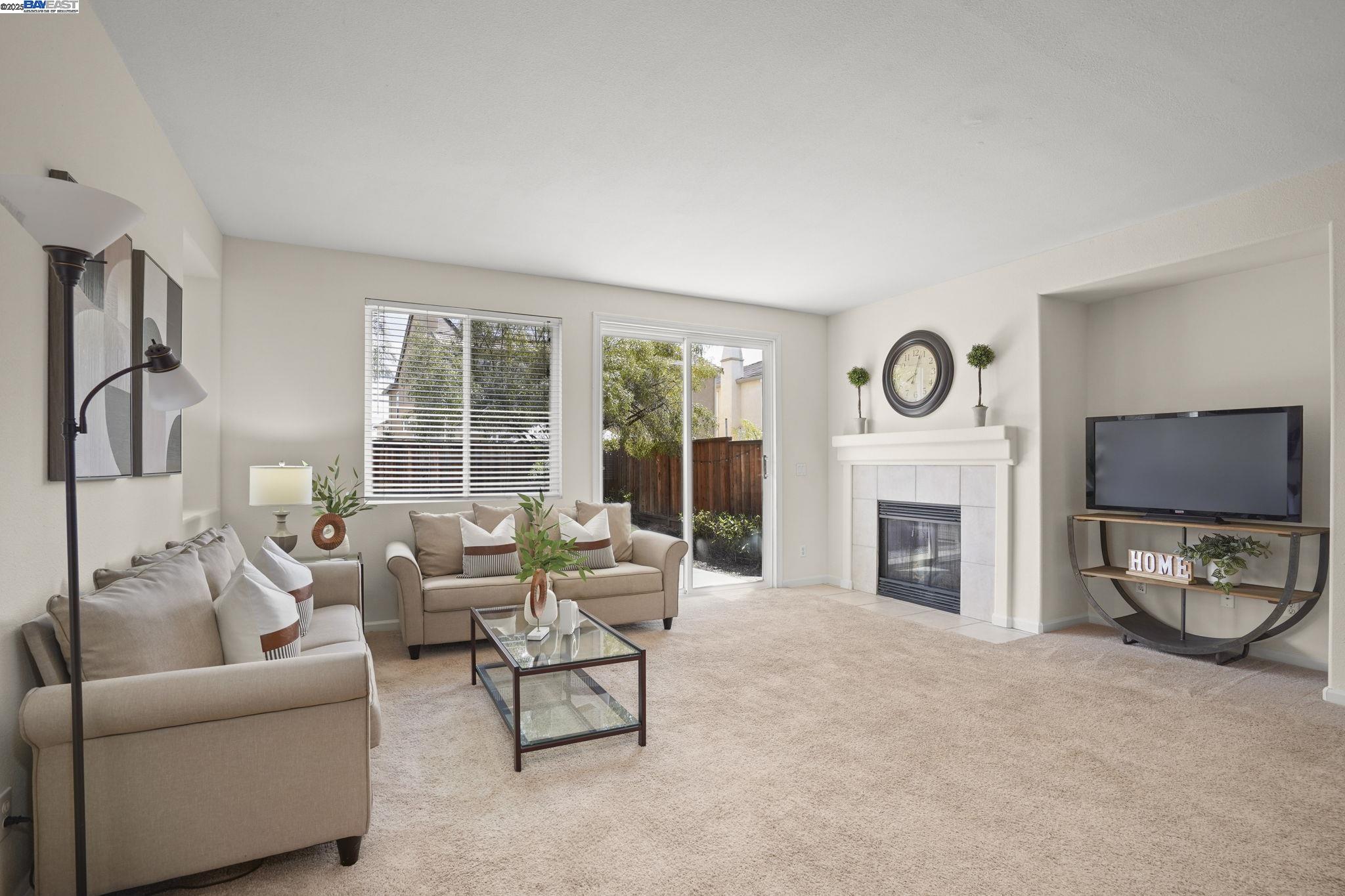 2451 Aberdeen Ln