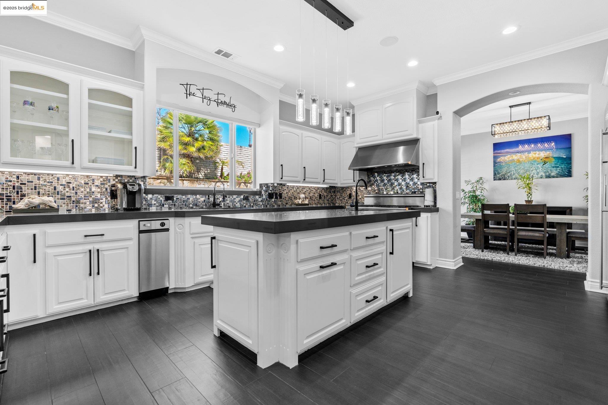 5577 Edgeview Dr