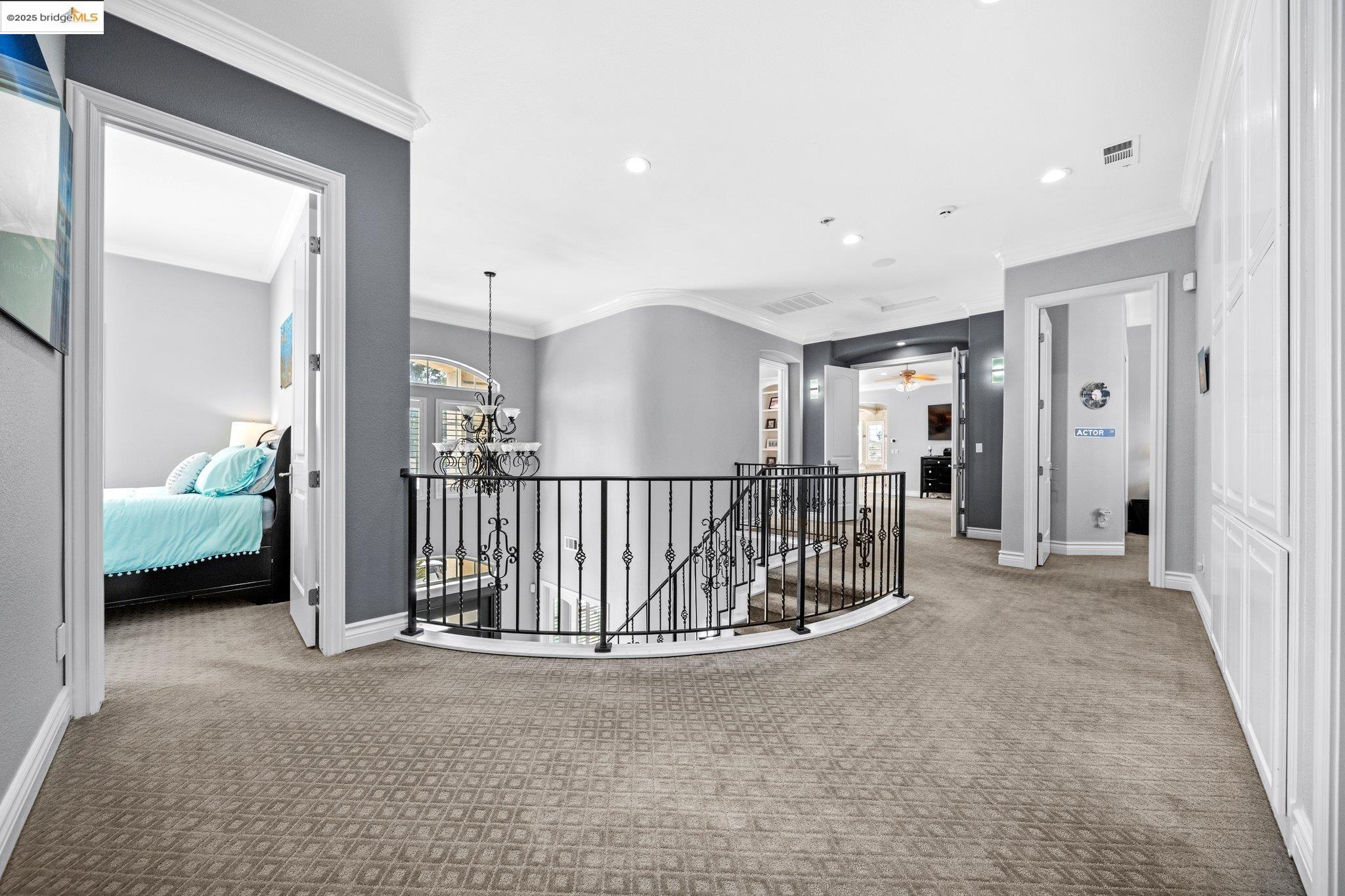 5577 Edgeview Dr