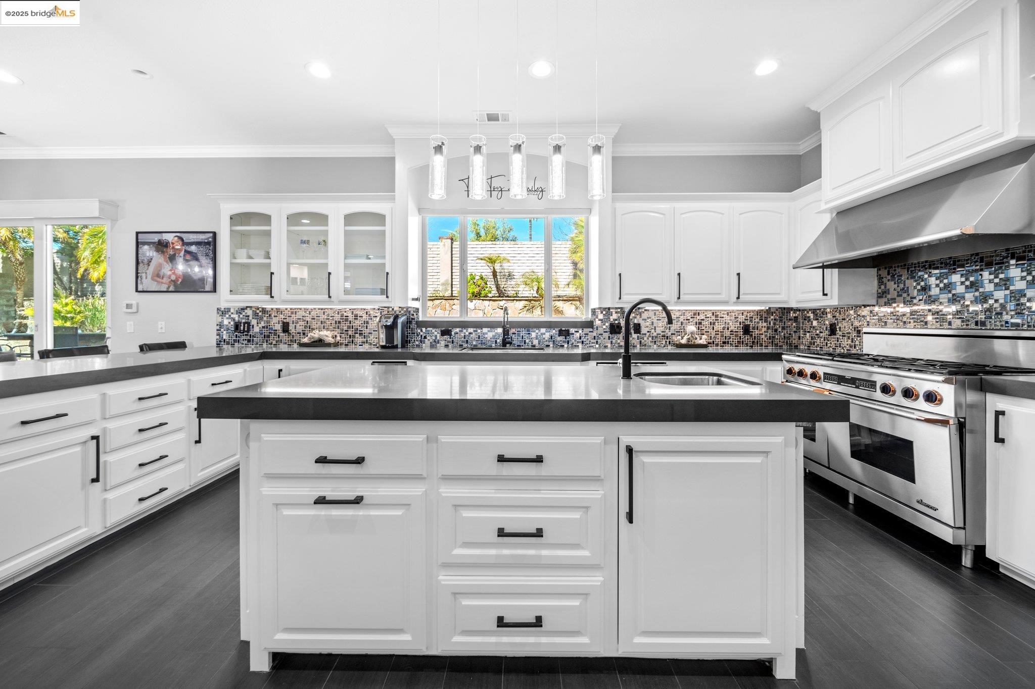 5577 Edgeview Dr