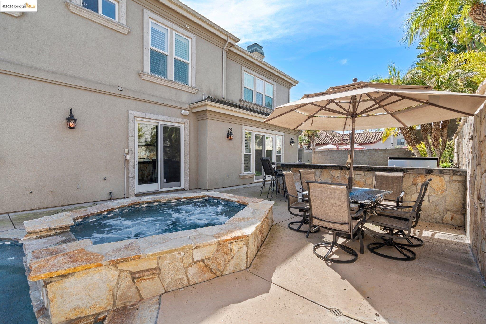 5577 Edgeview Dr