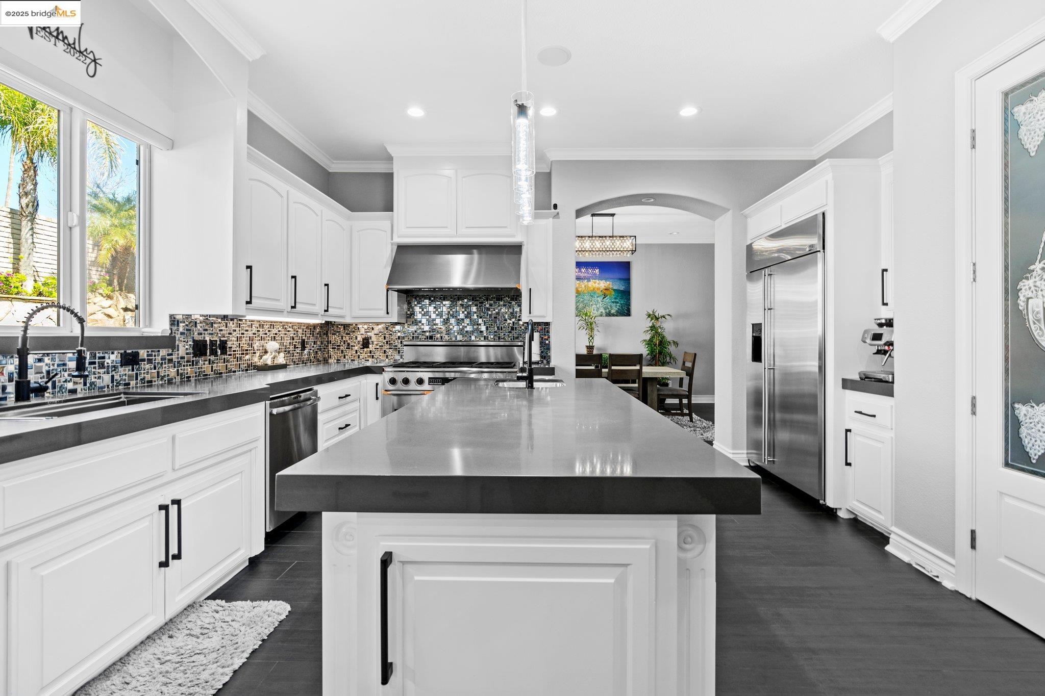 5577 Edgeview Dr
