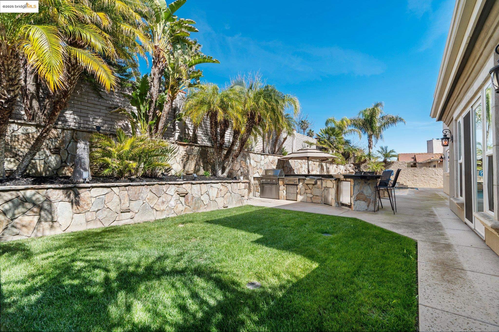 5577 Edgeview Dr