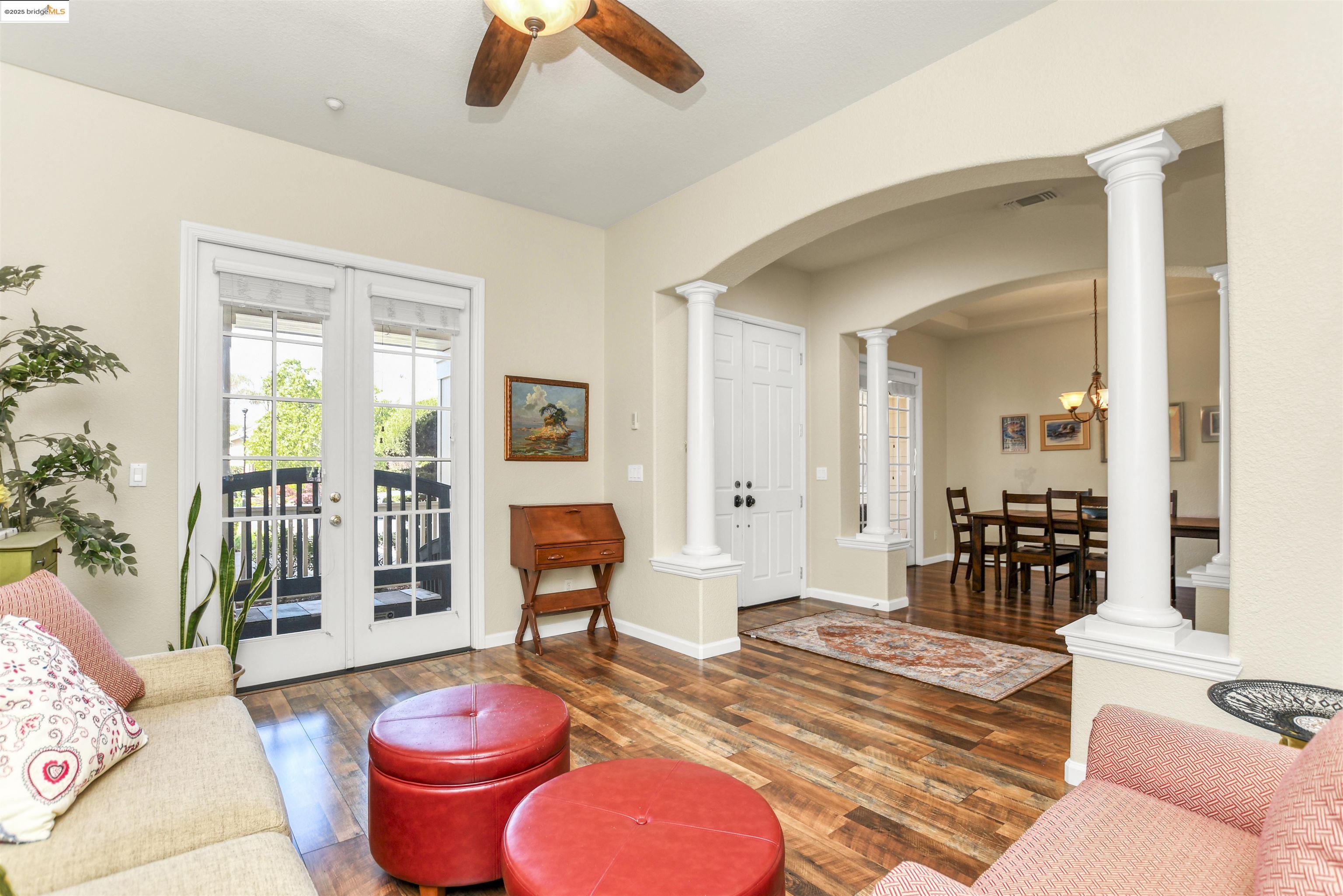 2834 Hawthorn Ct