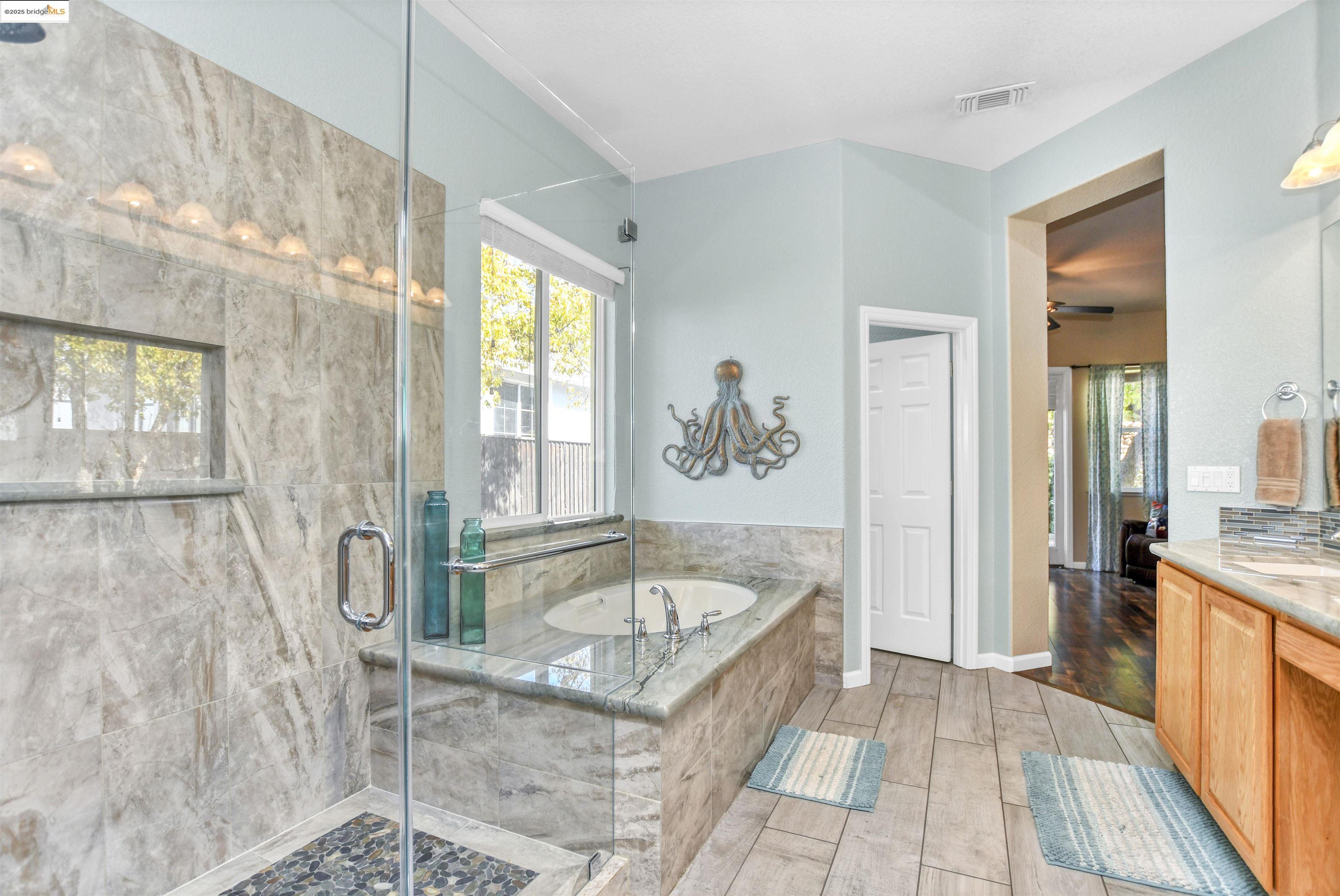 2834 Hawthorn Ct
