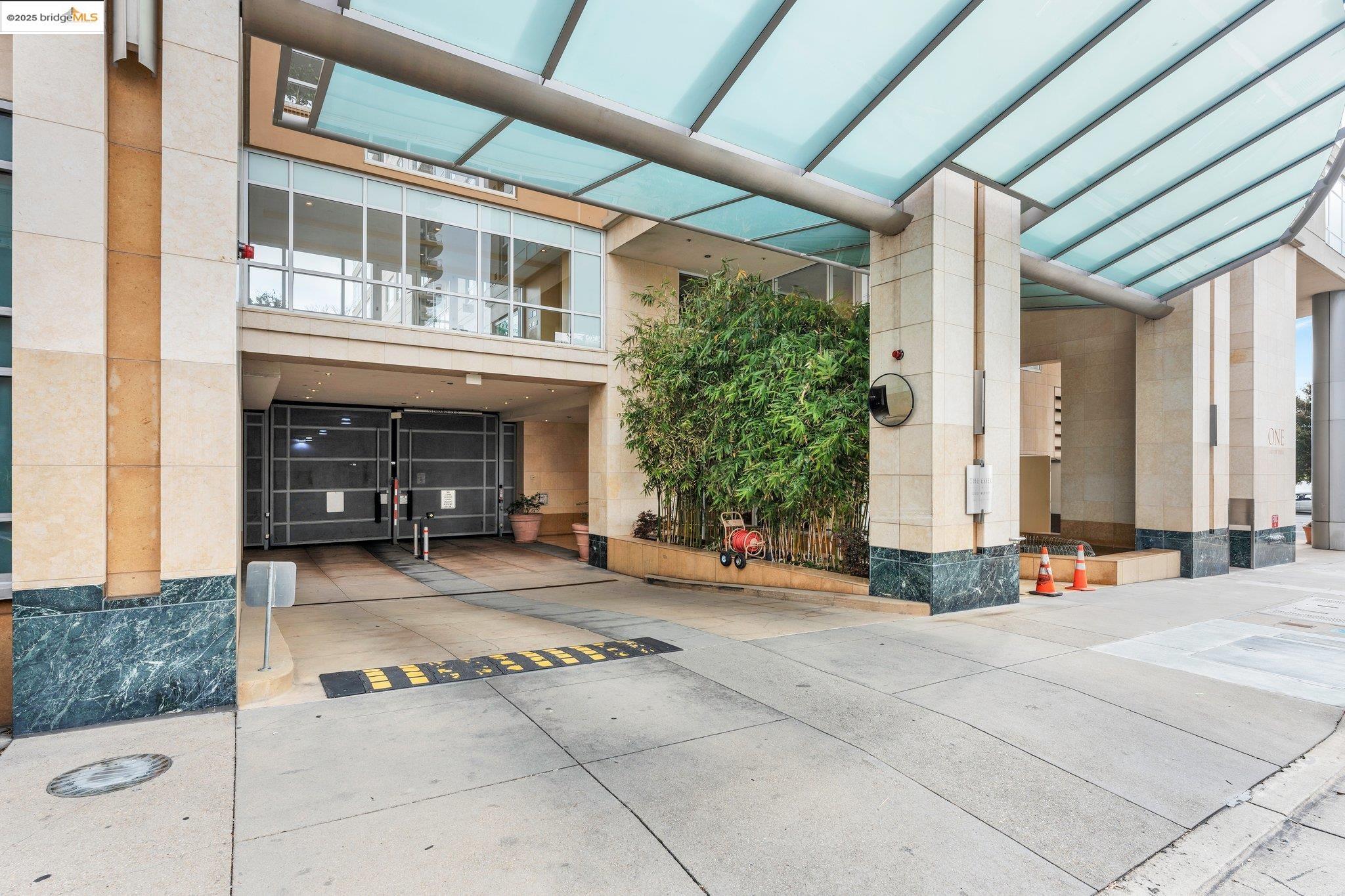 1 Lakeside Dr # 1803