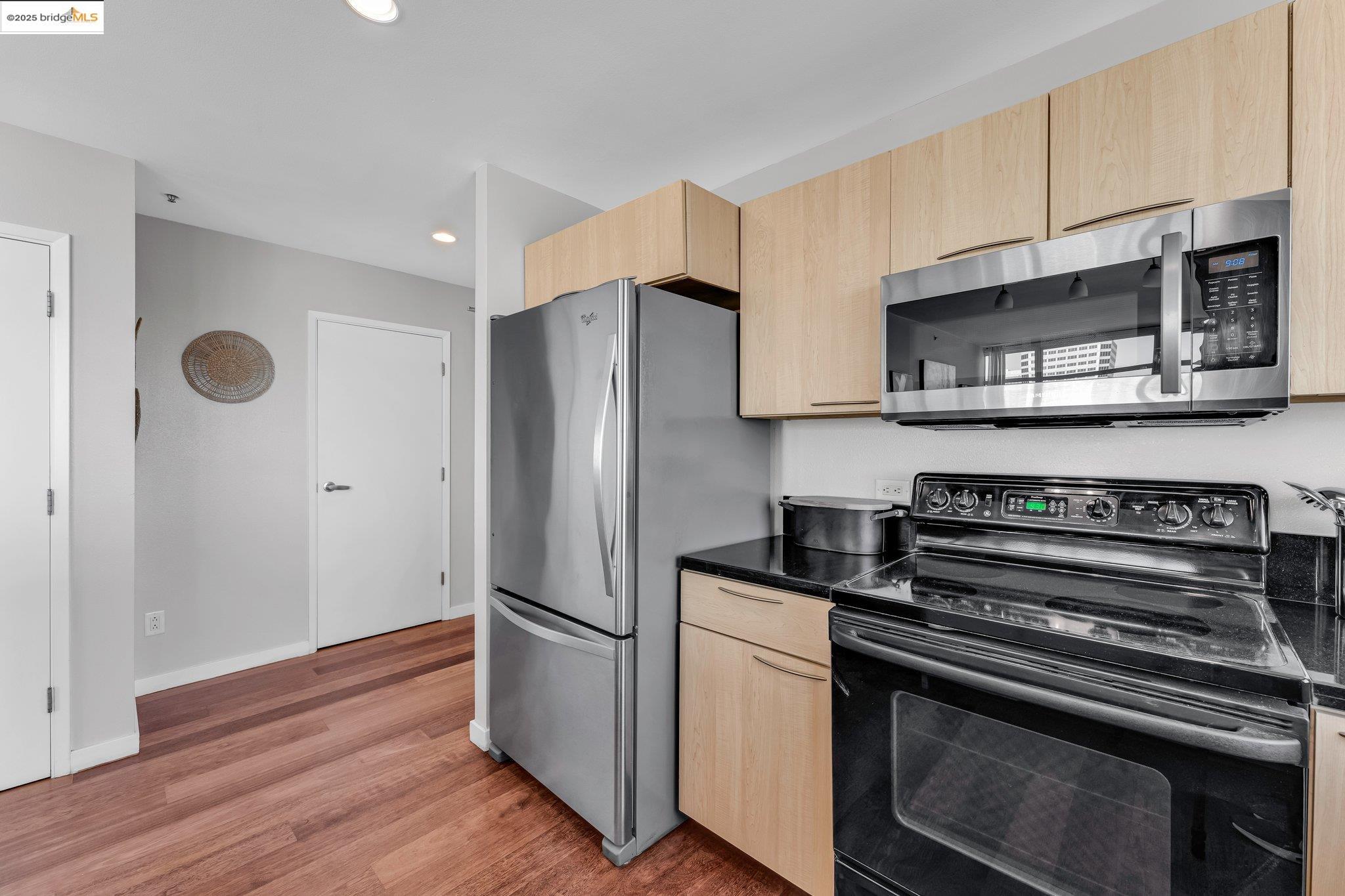 1 Lakeside Dr # 1803