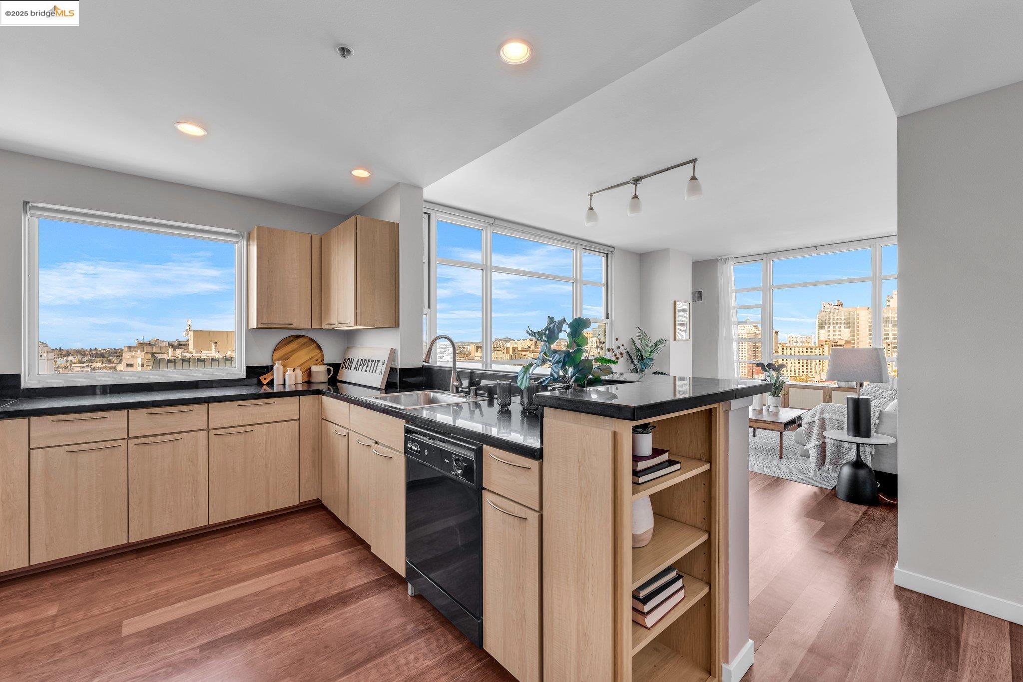 1 Lakeside Dr # 1803