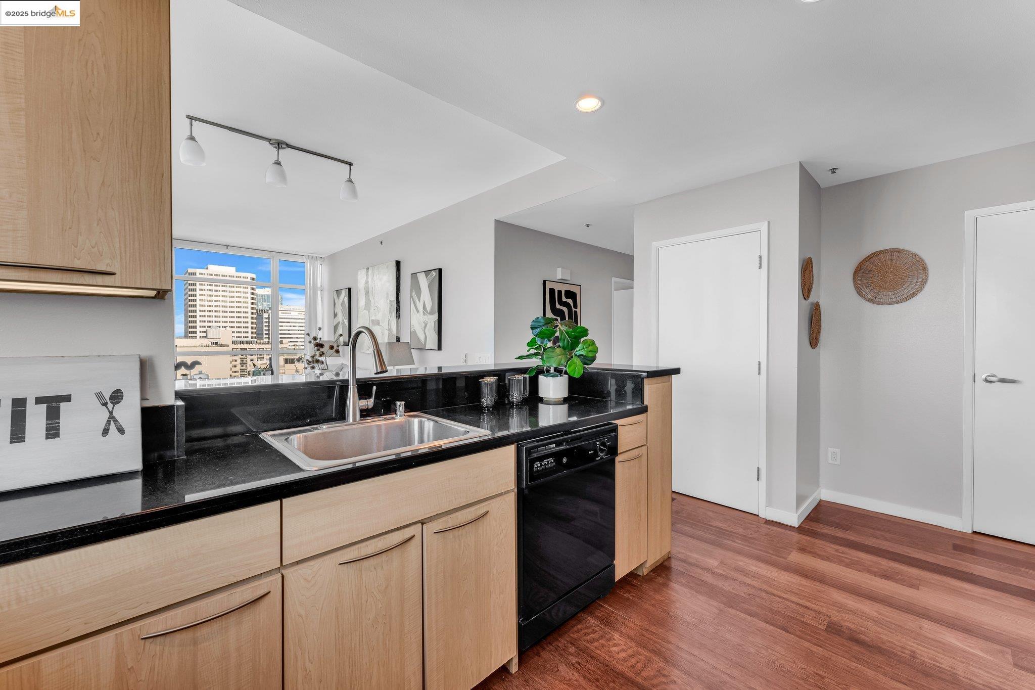 1 Lakeside Dr # 1803