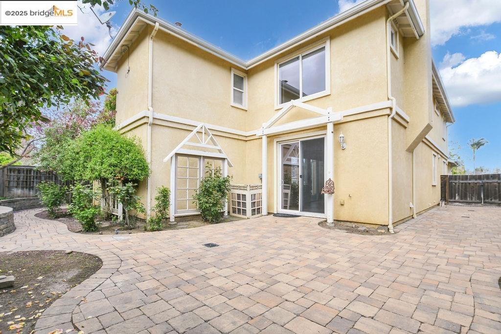 908 Sawyer Way