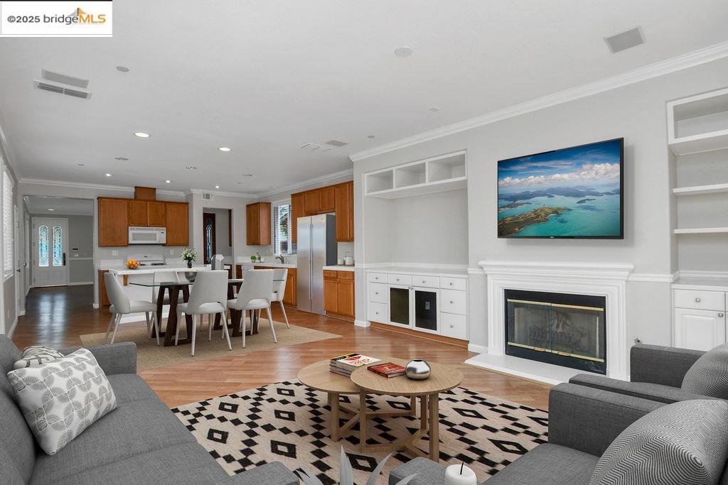 908 Sawyer Way