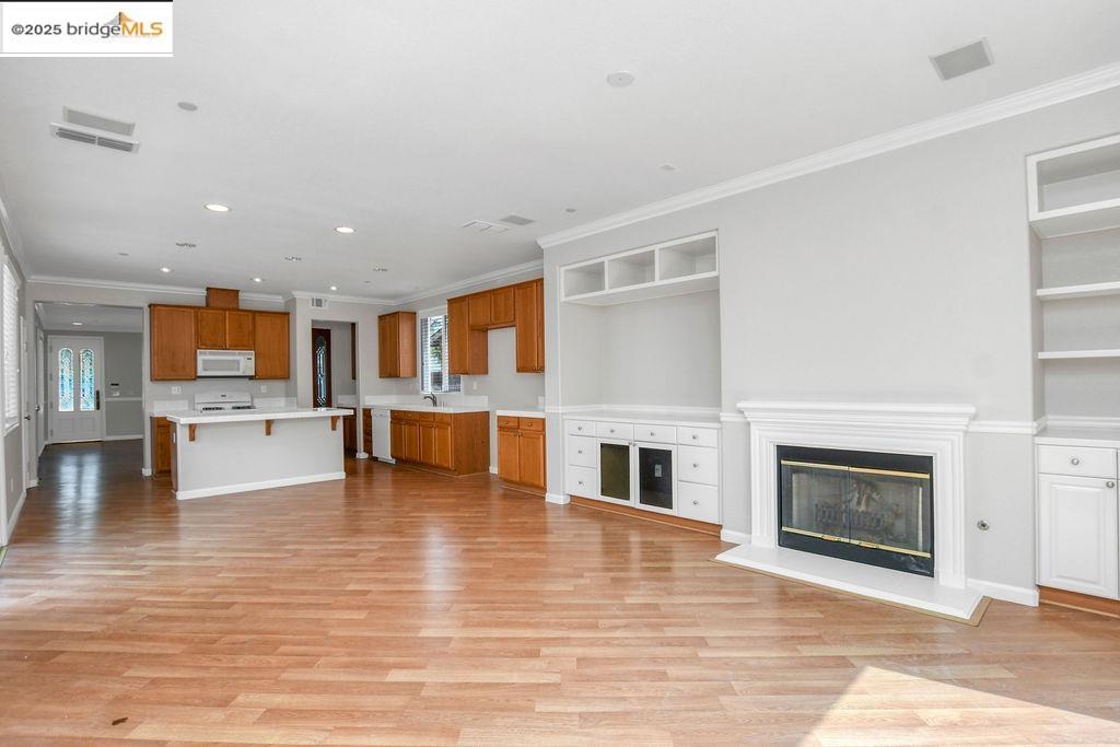 908 Sawyer Way