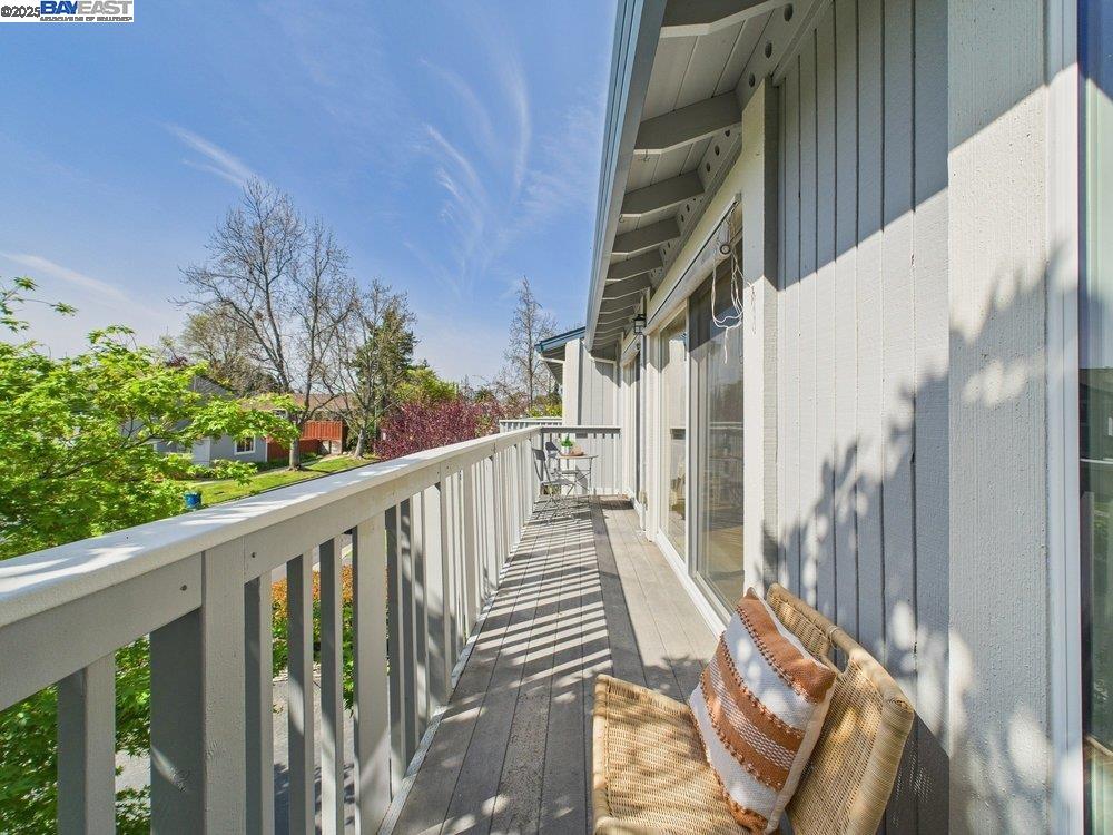 383 Holiday Hills Dr