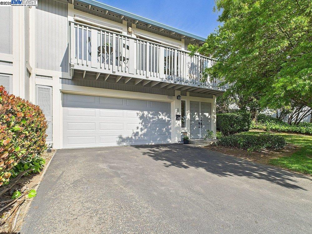 383 Holiday Hills Dr