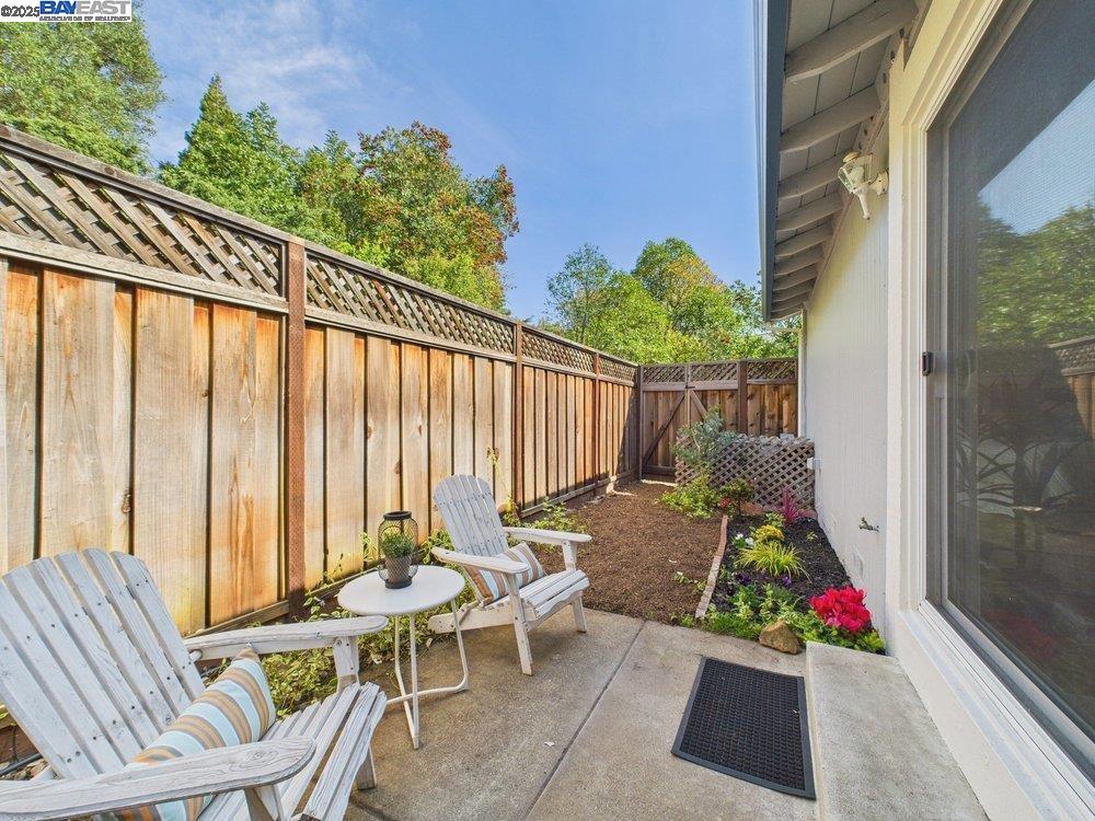 383 Holiday Hills Dr