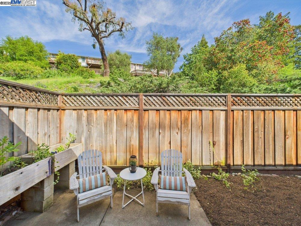 383 Holiday Hills Dr