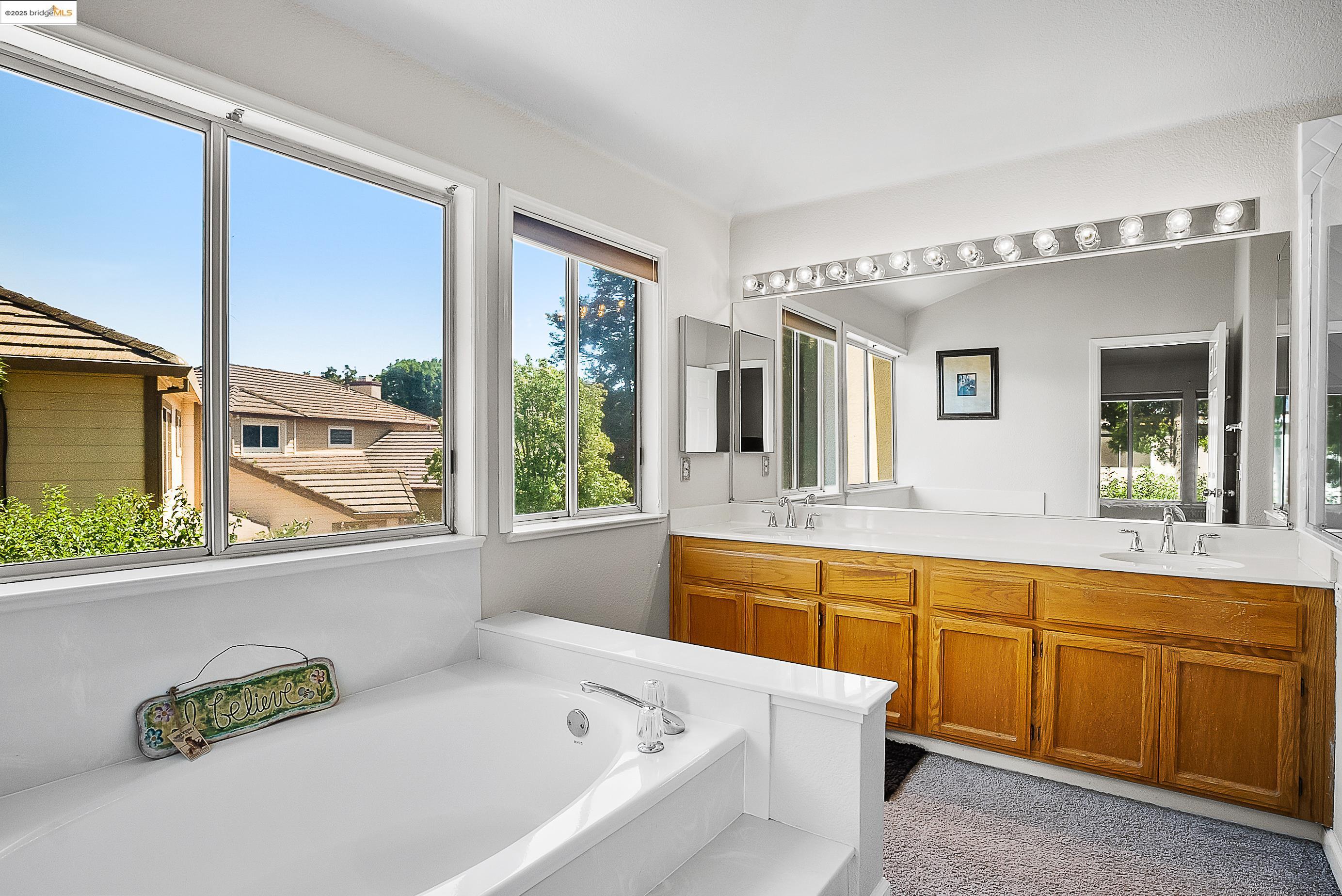 120 Weatherly Ct