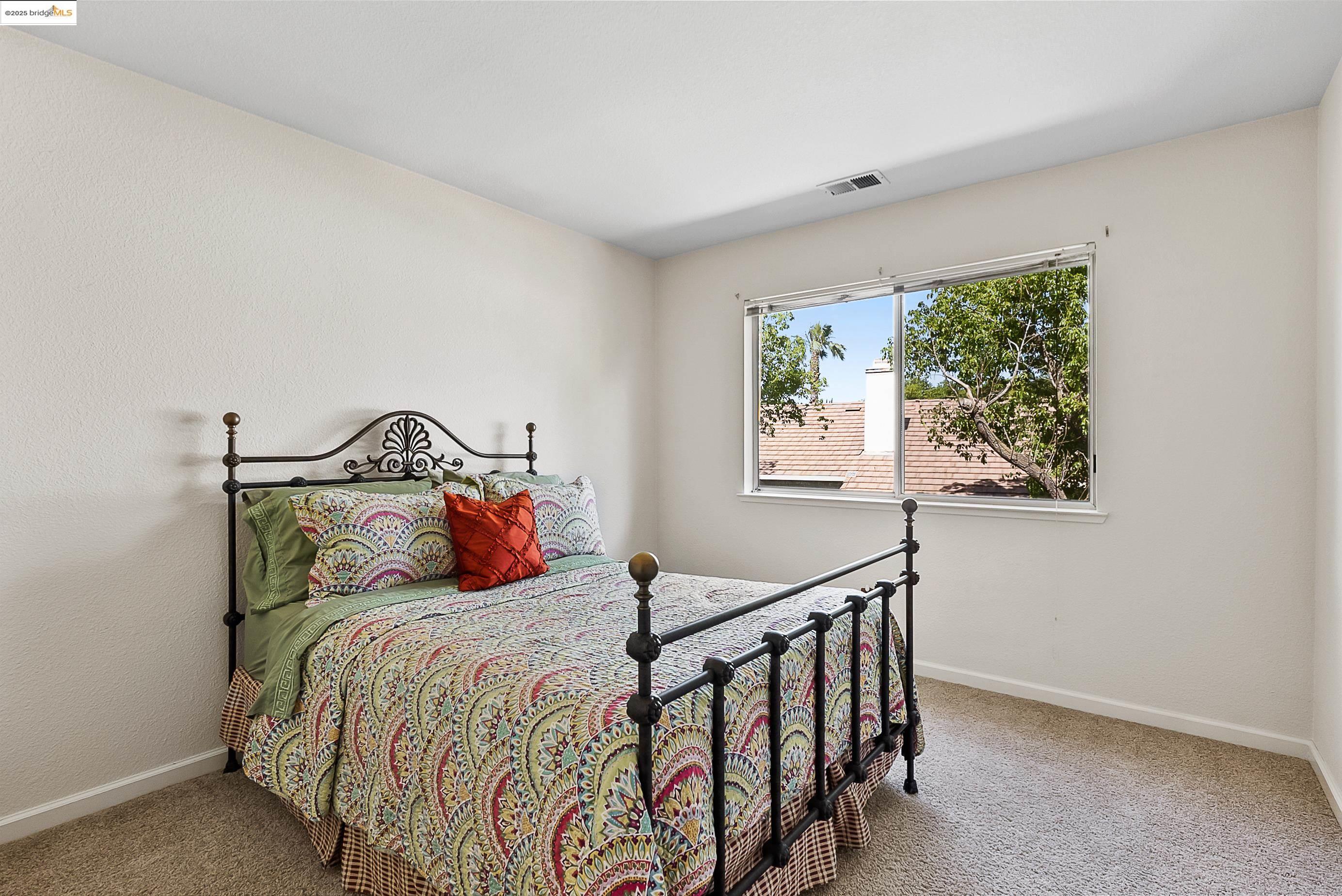 120 Weatherly Ct