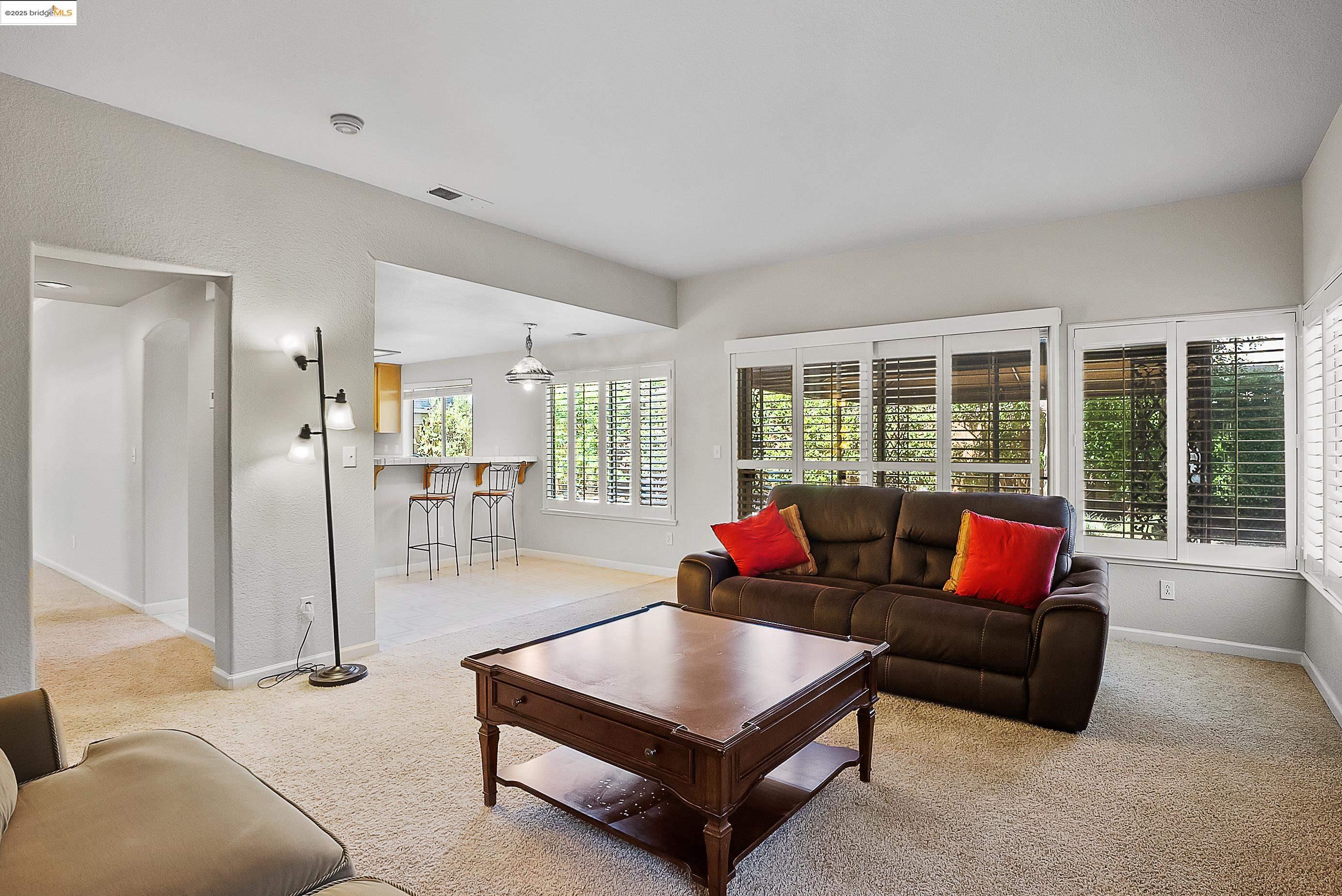 120 Weatherly Ct