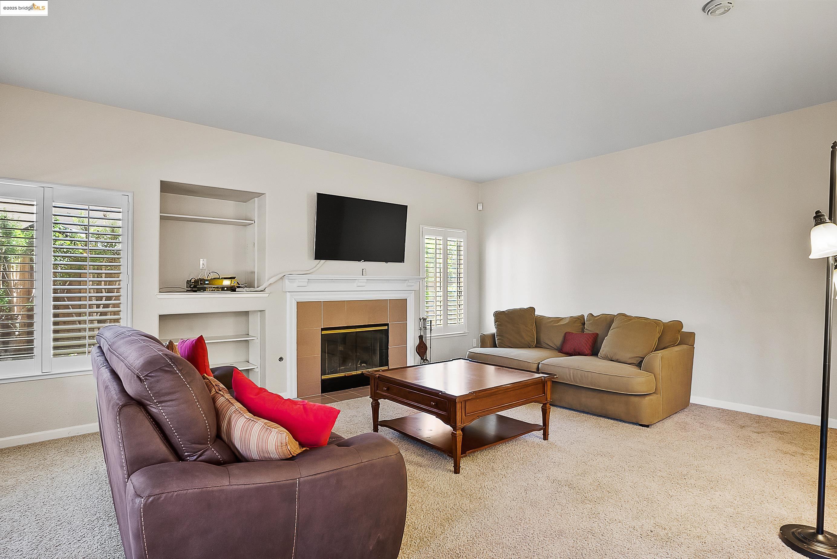 120 Weatherly Ct