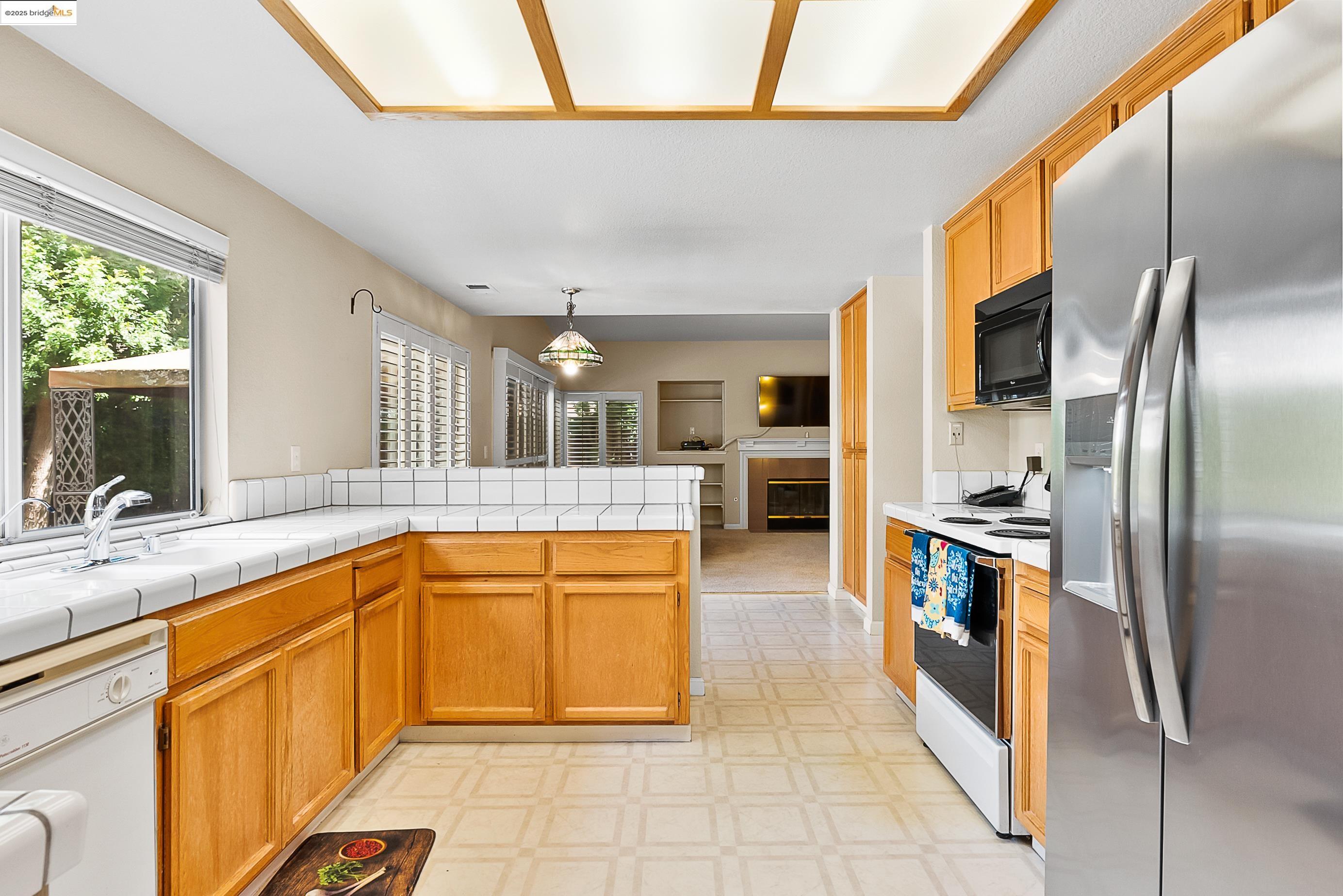 120 Weatherly Ct