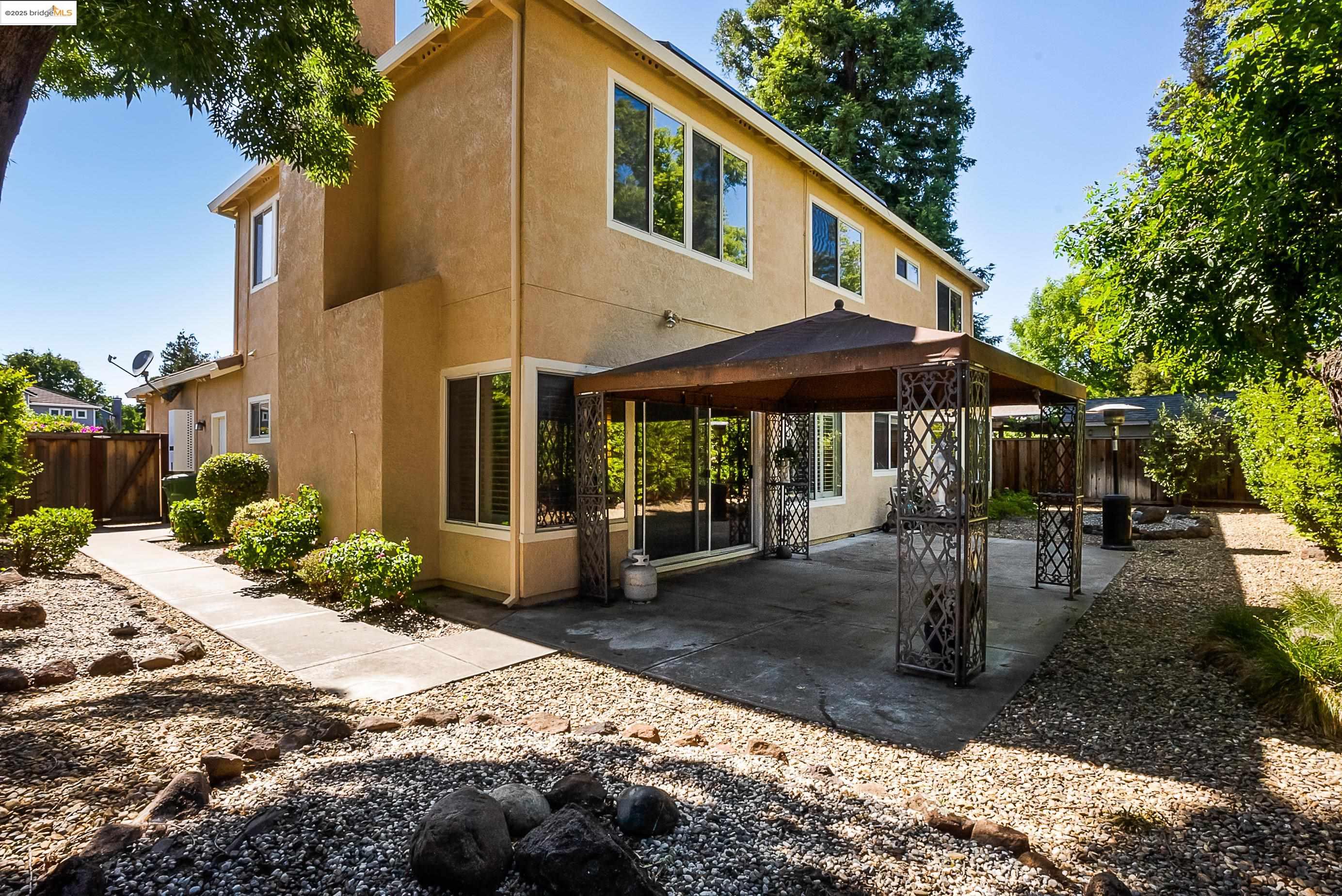 120 Weatherly Ct