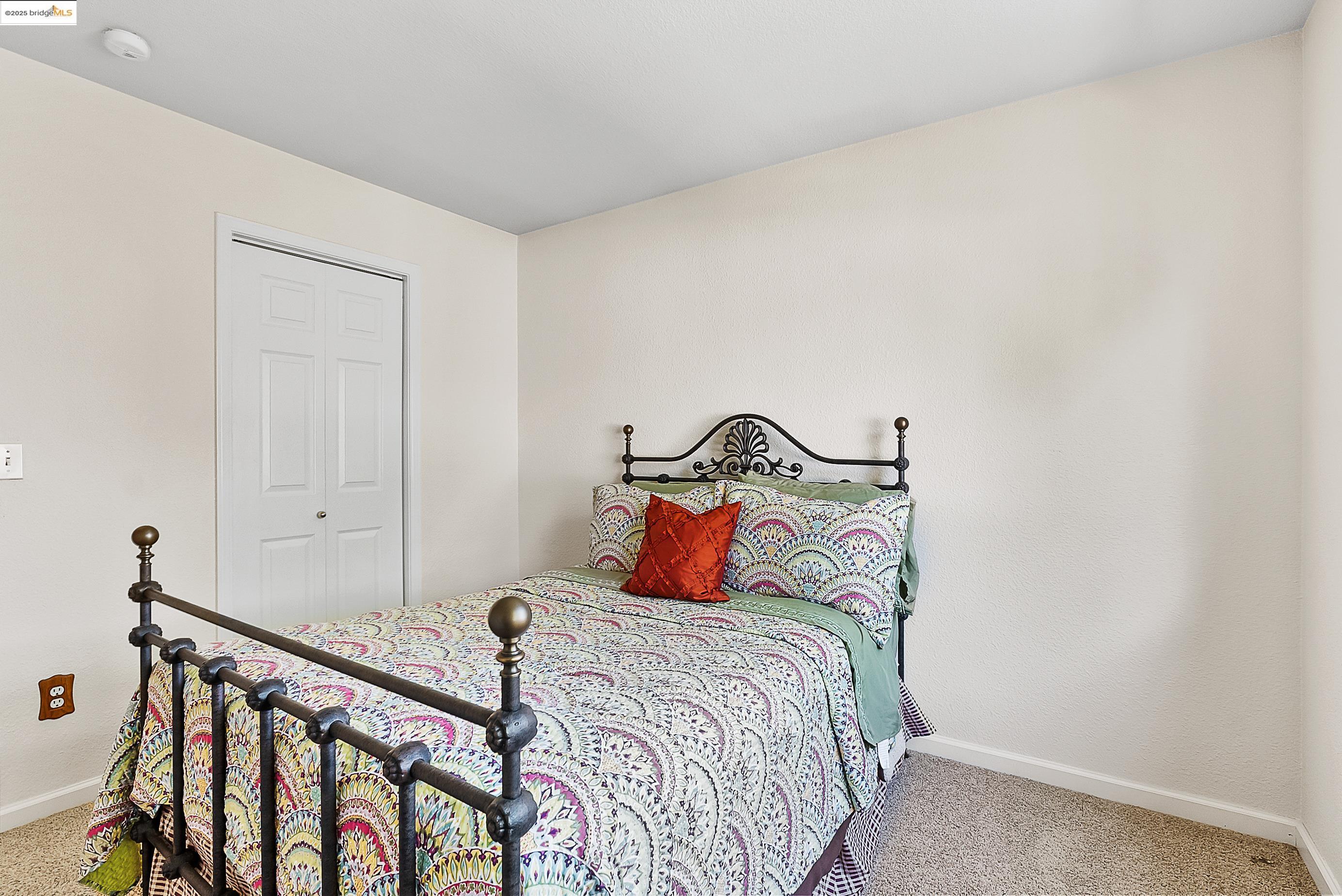 120 Weatherly Ct