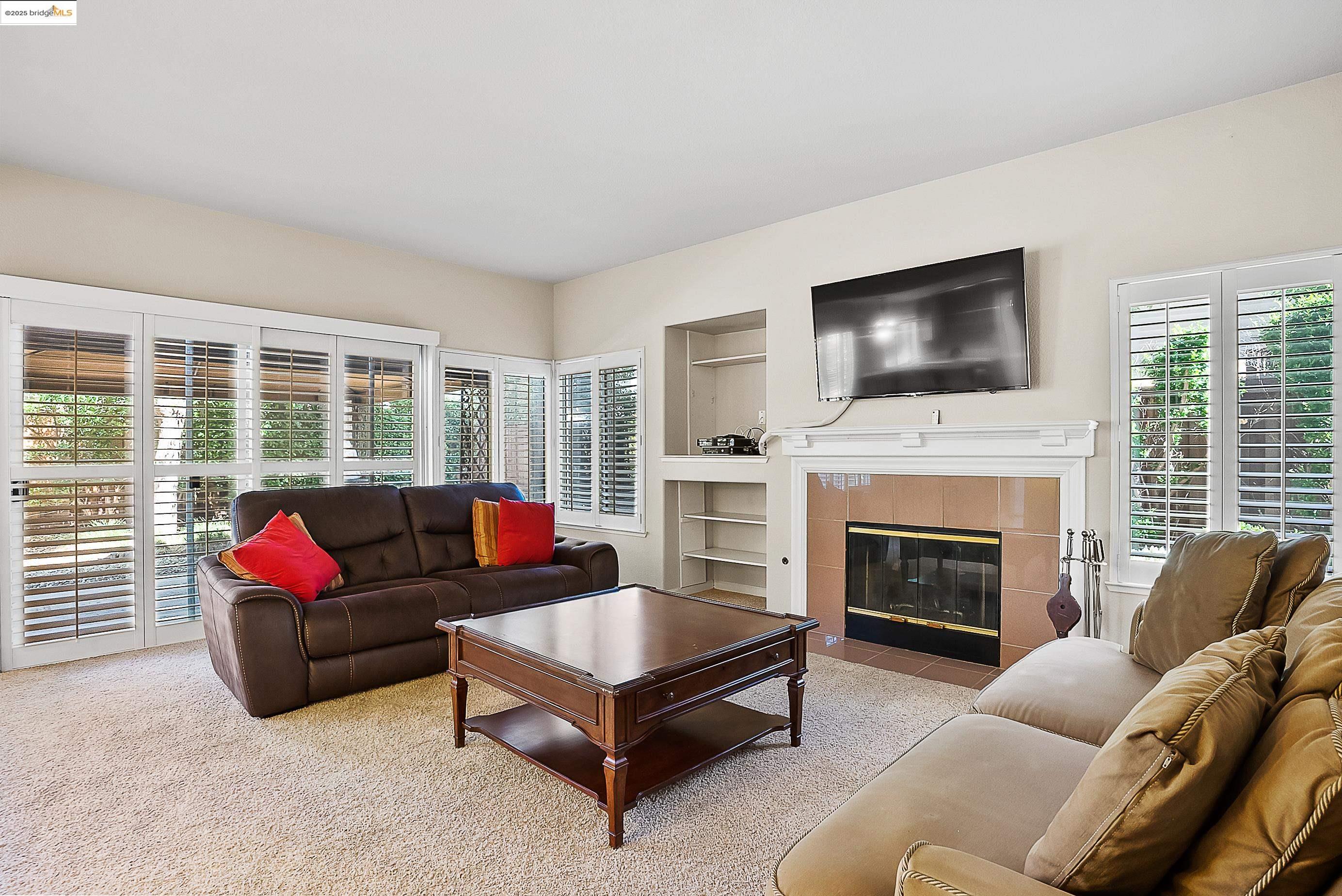 120 Weatherly Ct