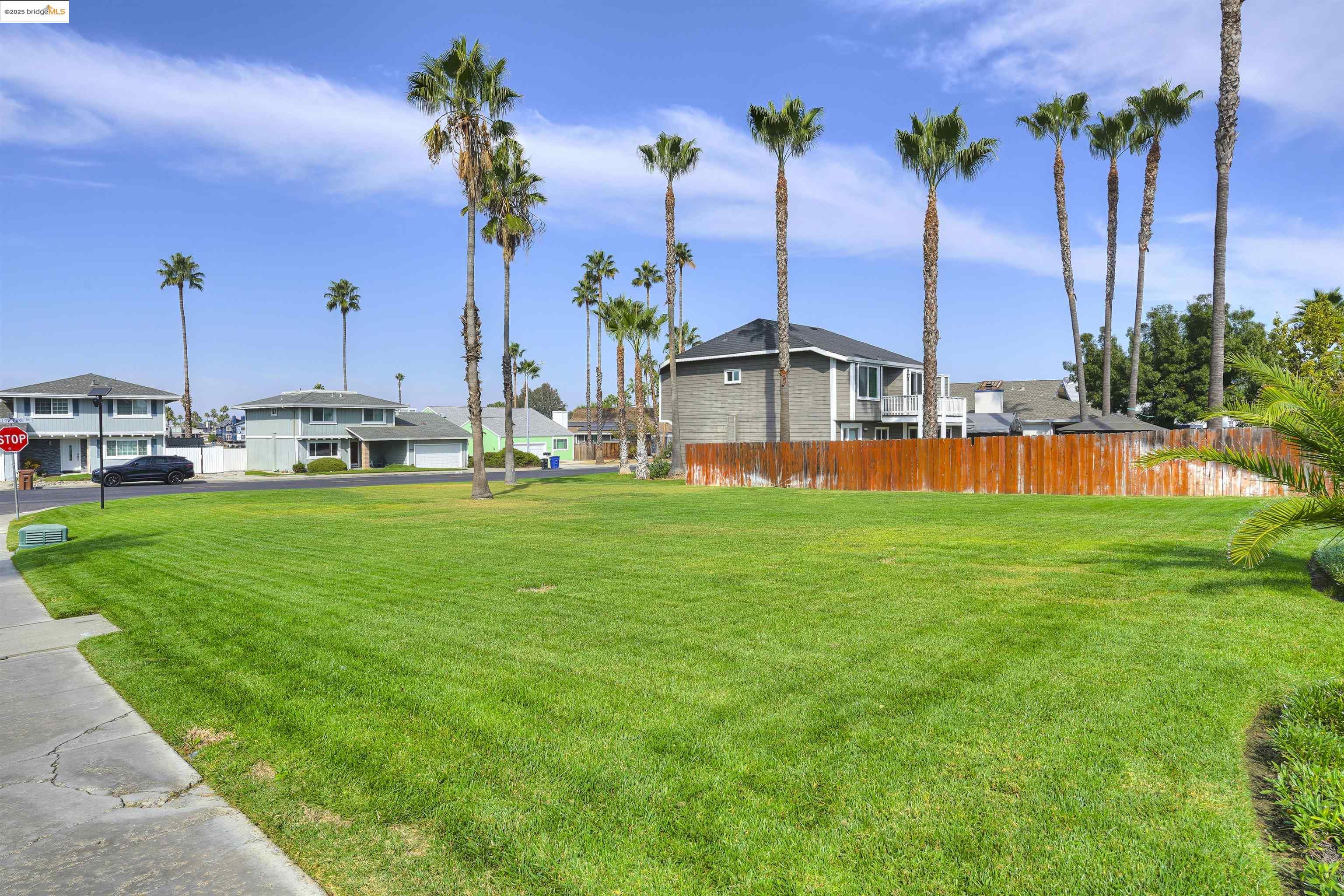 1609 Willow Lake Rd