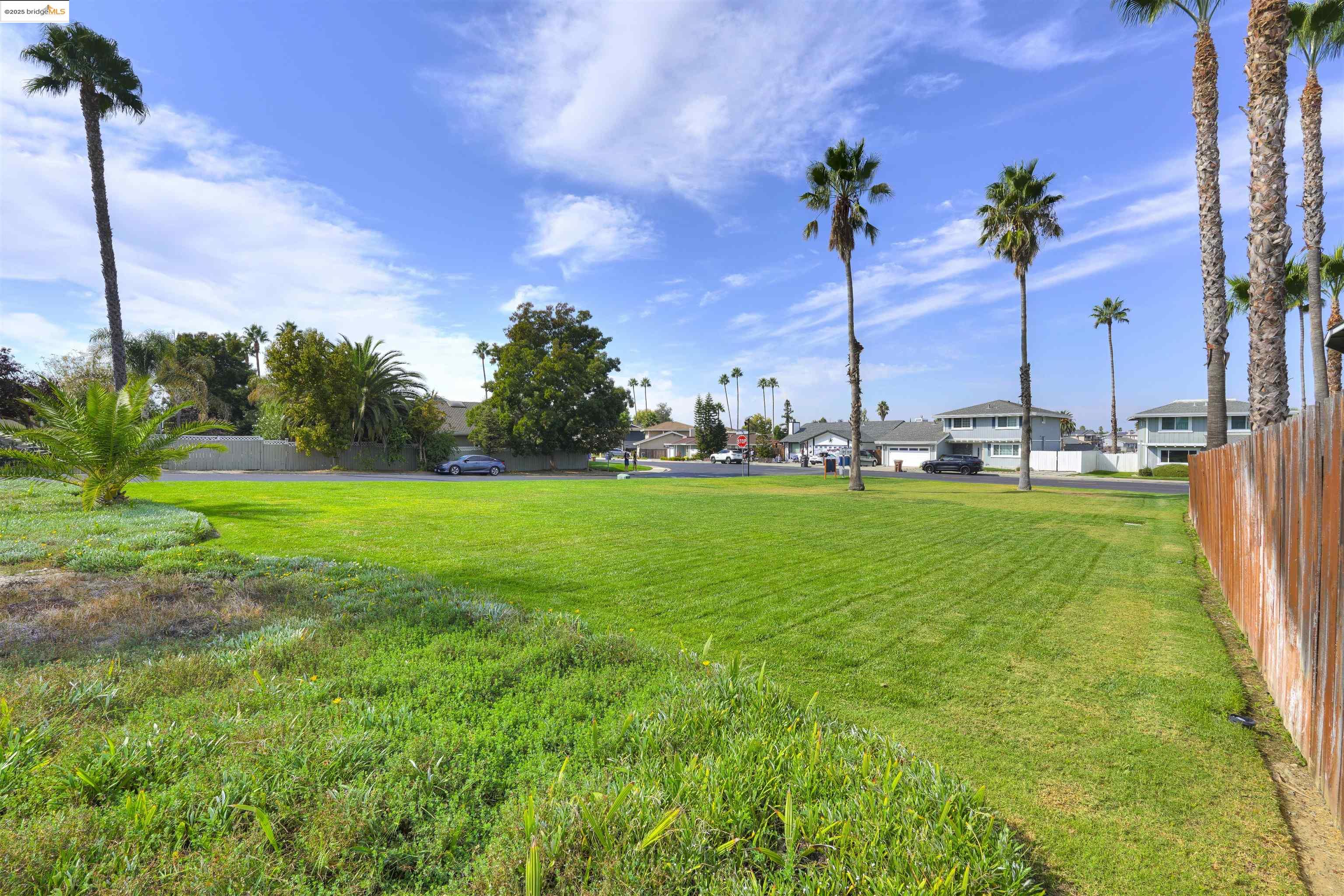 1609 Willow Lake Rd