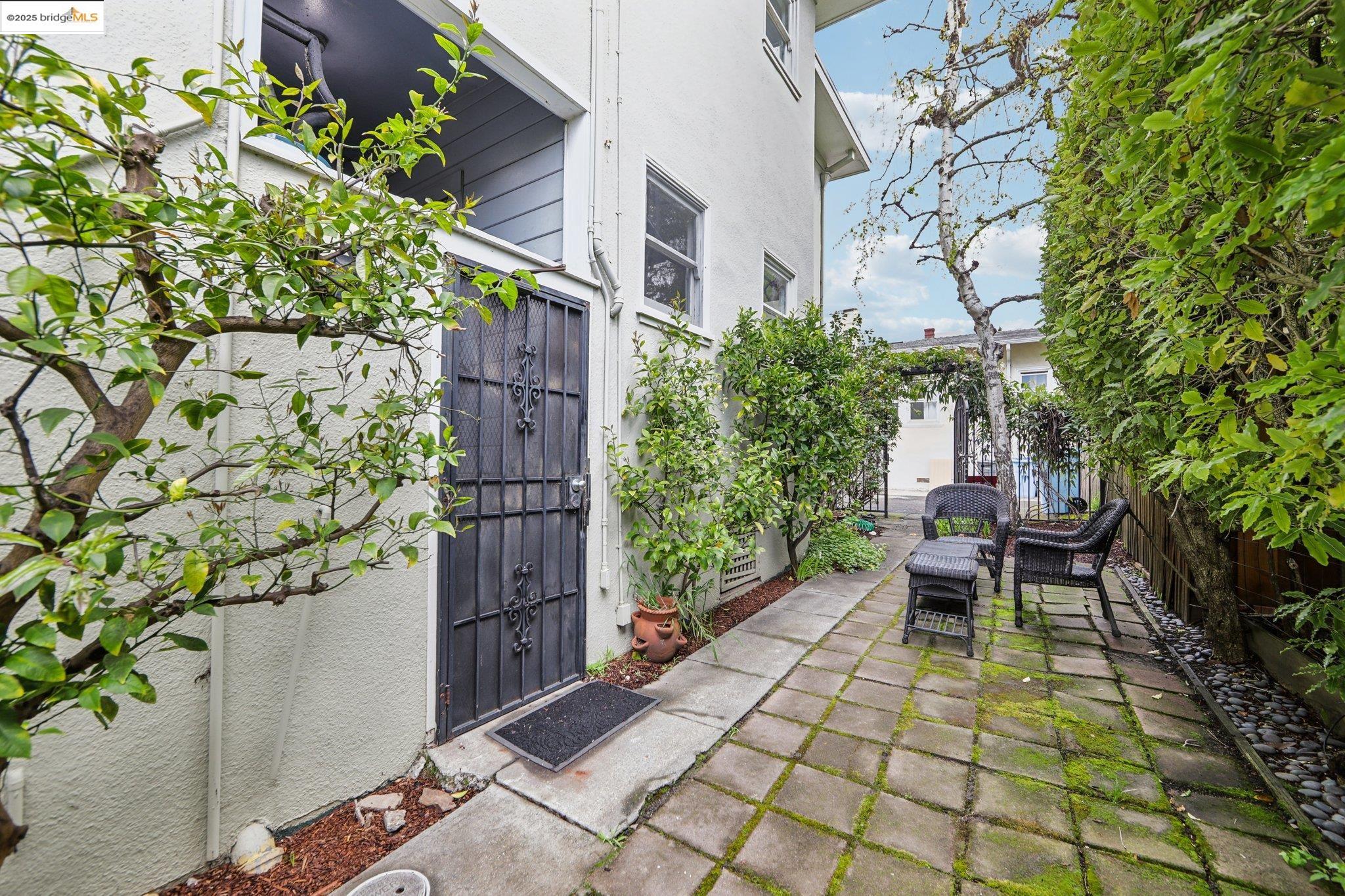 2600 Ashby Ave # 3